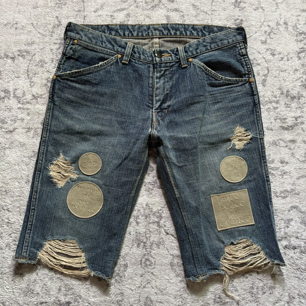 Number (N)ine Number (N)ine AW04 Give Peace a Chance Patchwork Jean Shorts Size US 31 - 1 Thumbnail