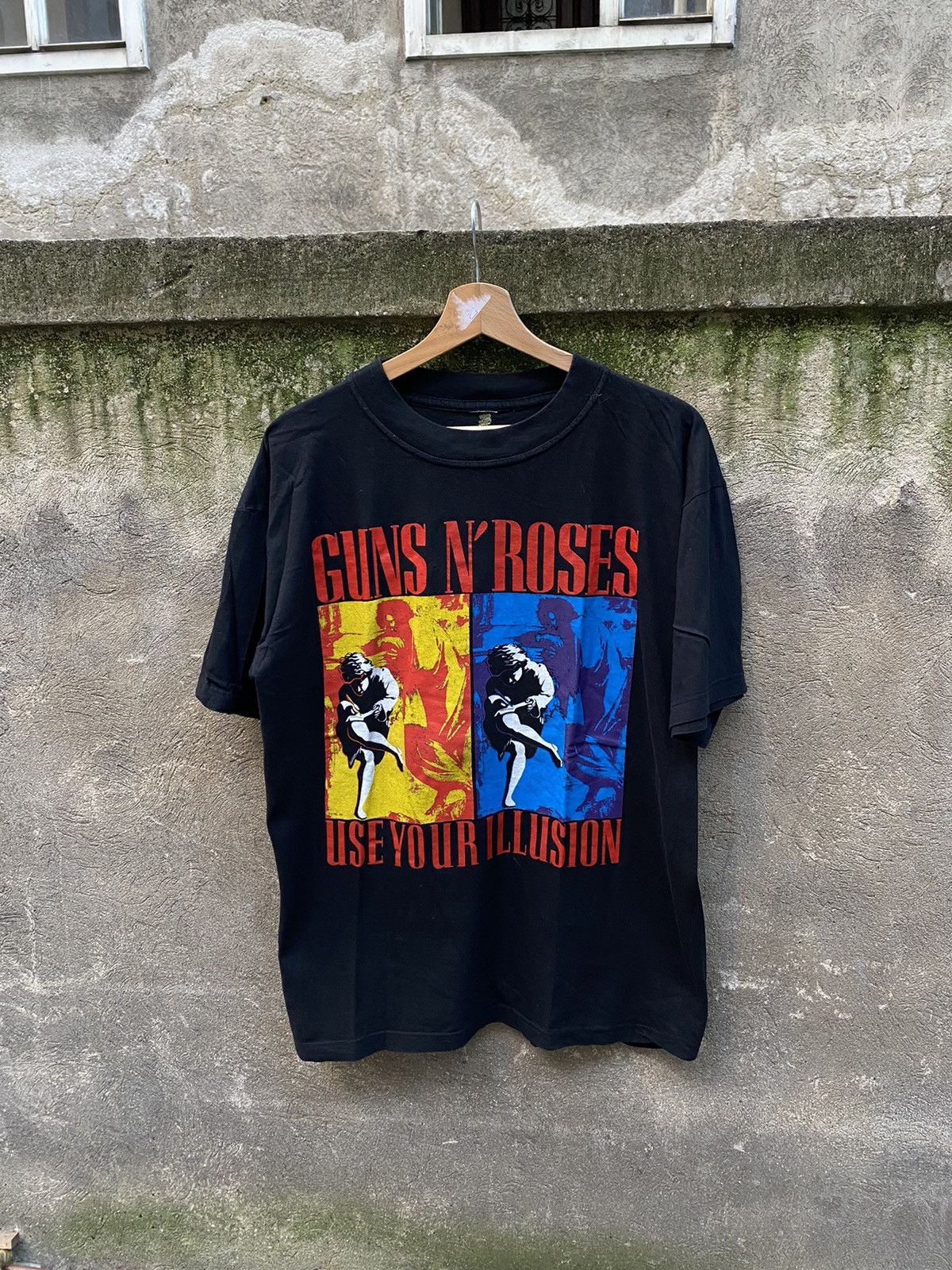 Band Tees × Vintage Vintage Guns N Roses 1992 Use Your Illusion T-Shirt Size US XL / EU 56 / 4 - 1 Thumbnail