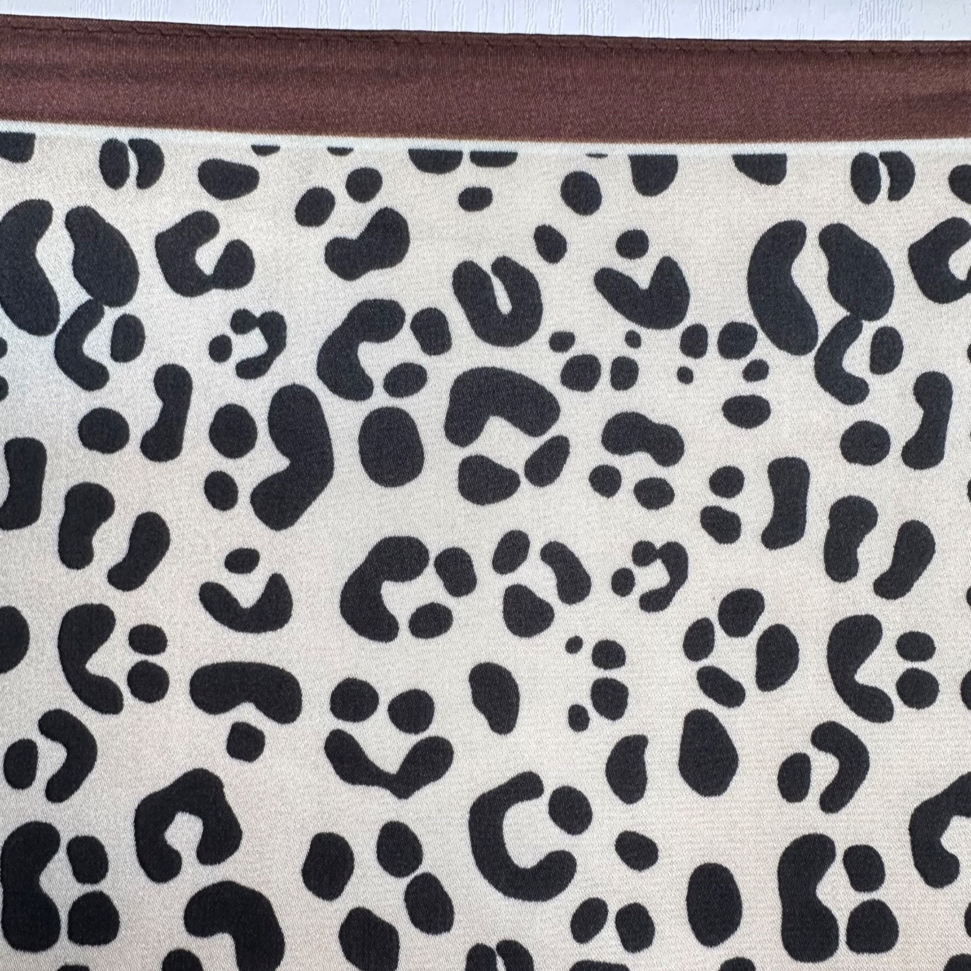 Other Luxury Elegant Bandana Square Scarf Silky Satin Animal Print Size ONE SIZE - 5 Thumbnail