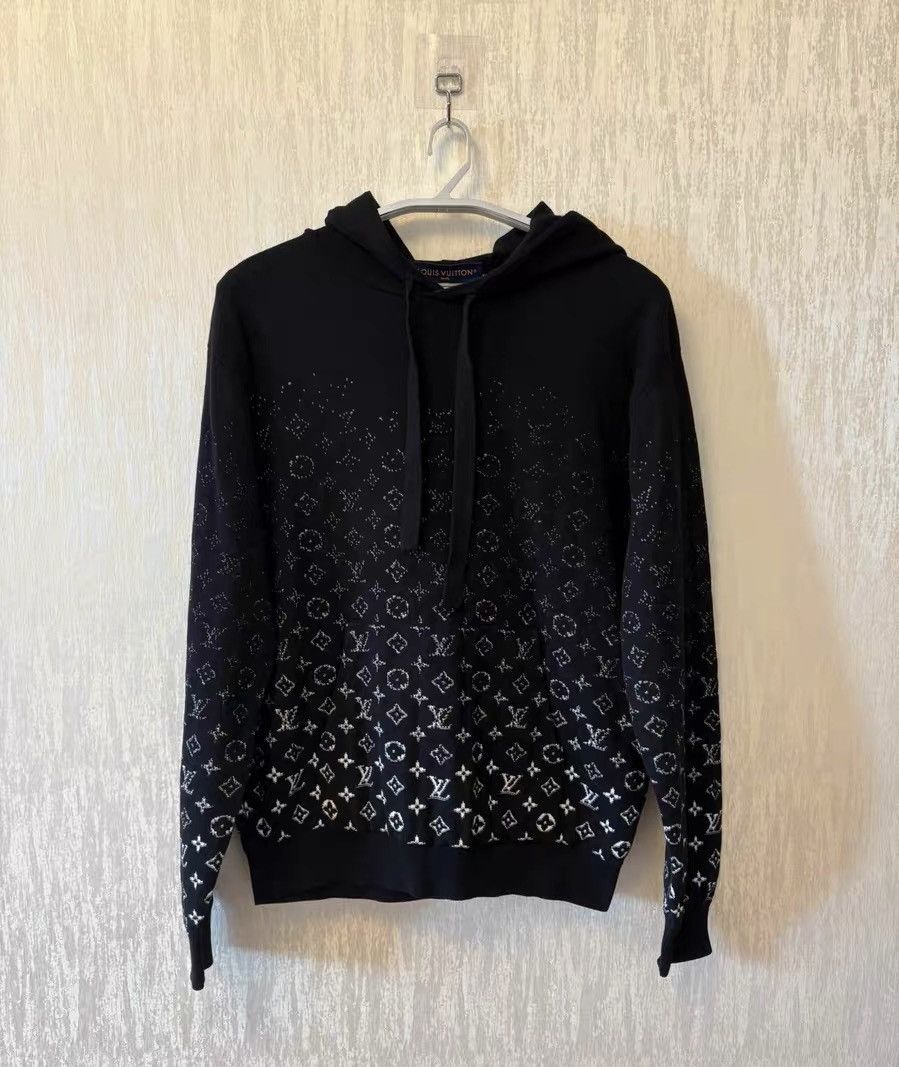 Louis Vuitton LV FW22 Monogram Gradient Hoodie, Men's Black Size US L / EU 52-54 / 3 - 1 Thumbnail