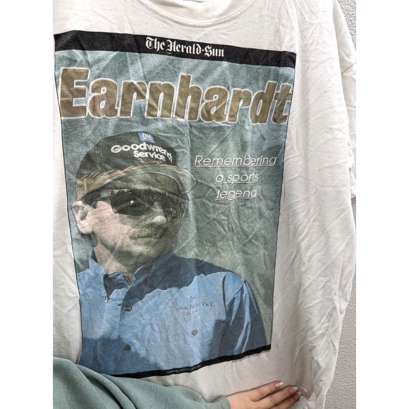 Gildan Gildan T-Shirt XL White Short Sleeve The Herald Sun Earnhardt Nascar Mens XXL? Size US XL / EU 56 / 4 - 2 Thumbnail