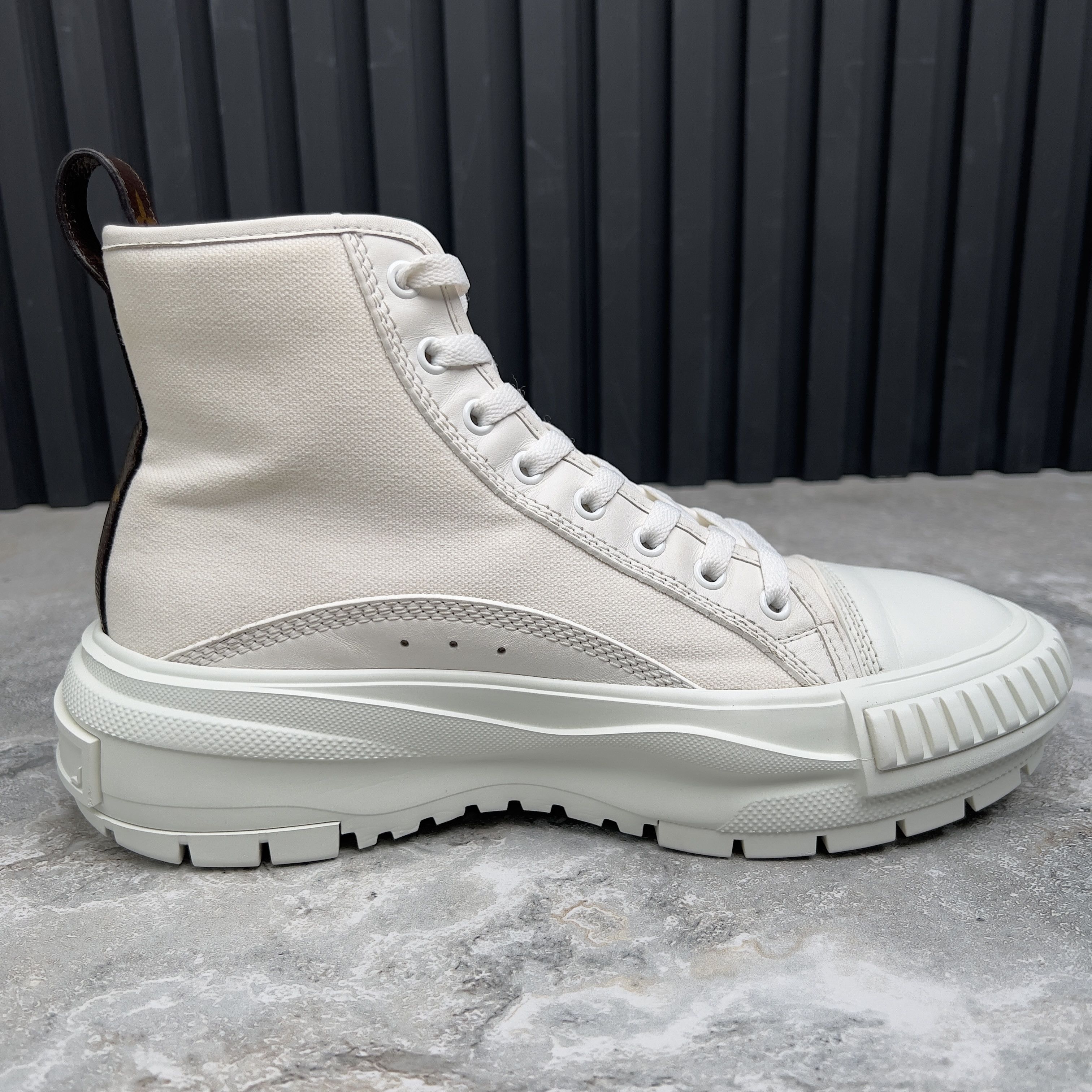 Louis Vuitton Louis Vuitton Squad Chunky Sneaker Boot Converse Monogram Size US 9 / IT 39 - 5 Thumbnail