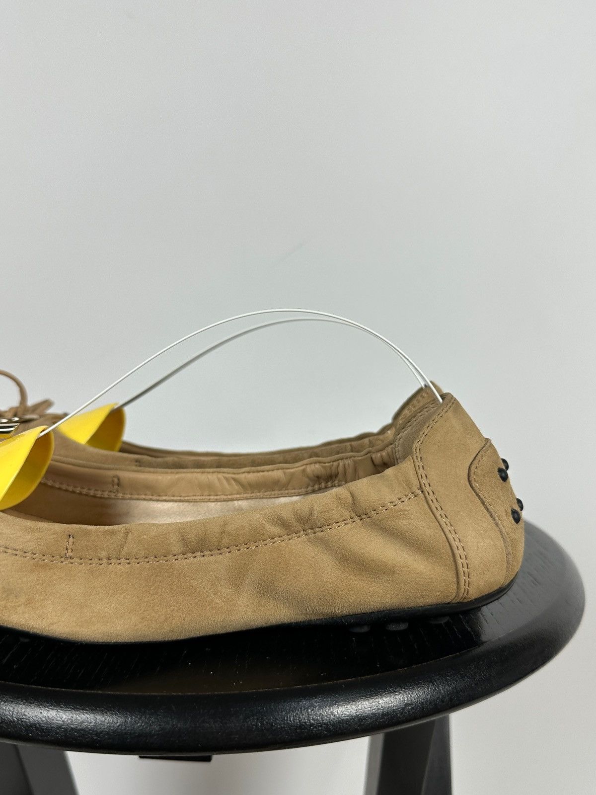 Tod's Tod’s Beige Suede Ballet Flats Size US 8.5 / IT 38.5 - 16 Thumbnail