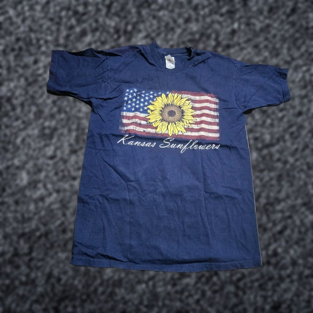 Gildan VINTAGE 90s Gildan T Shirt Adult Large Blue Kansas Sunflowers Patriotic Graphic Print Mens Size L / US 10 / IT 46 - 1 Thumbnail
