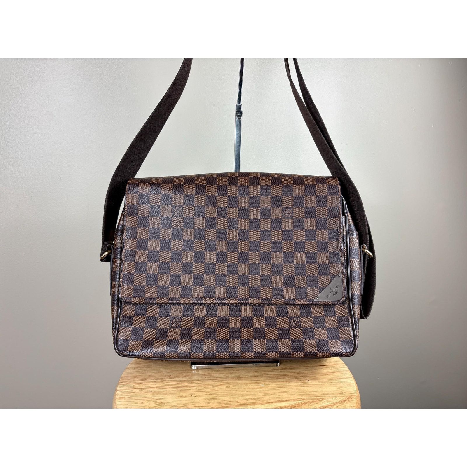 Louis Vuitton Authentic Louis Vuitton Shelton MM Damier Ebene Messenger Size ONE SIZE - 1 Thumbnail