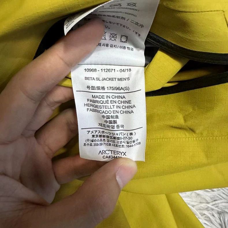 Arc'teryx Arcteryx Beta SL Hard Shell Jacket Yellow Size US S / EU 44-46 / 1 - 8 Thumbnail
