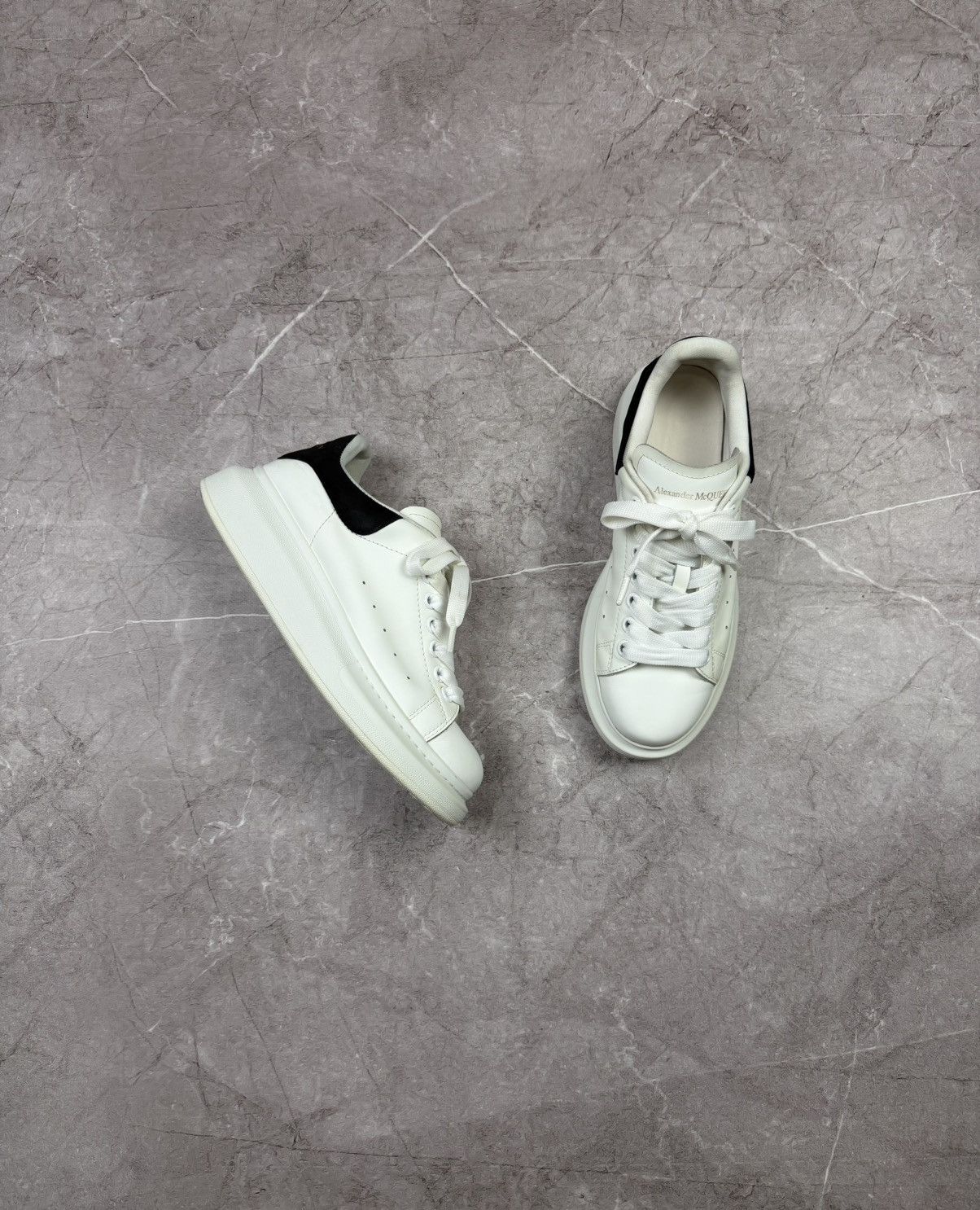 Alexander McQueen Alexander McQueen Sneakers Size 40 Size US 7 / EU 40 - 3 Thumbnail