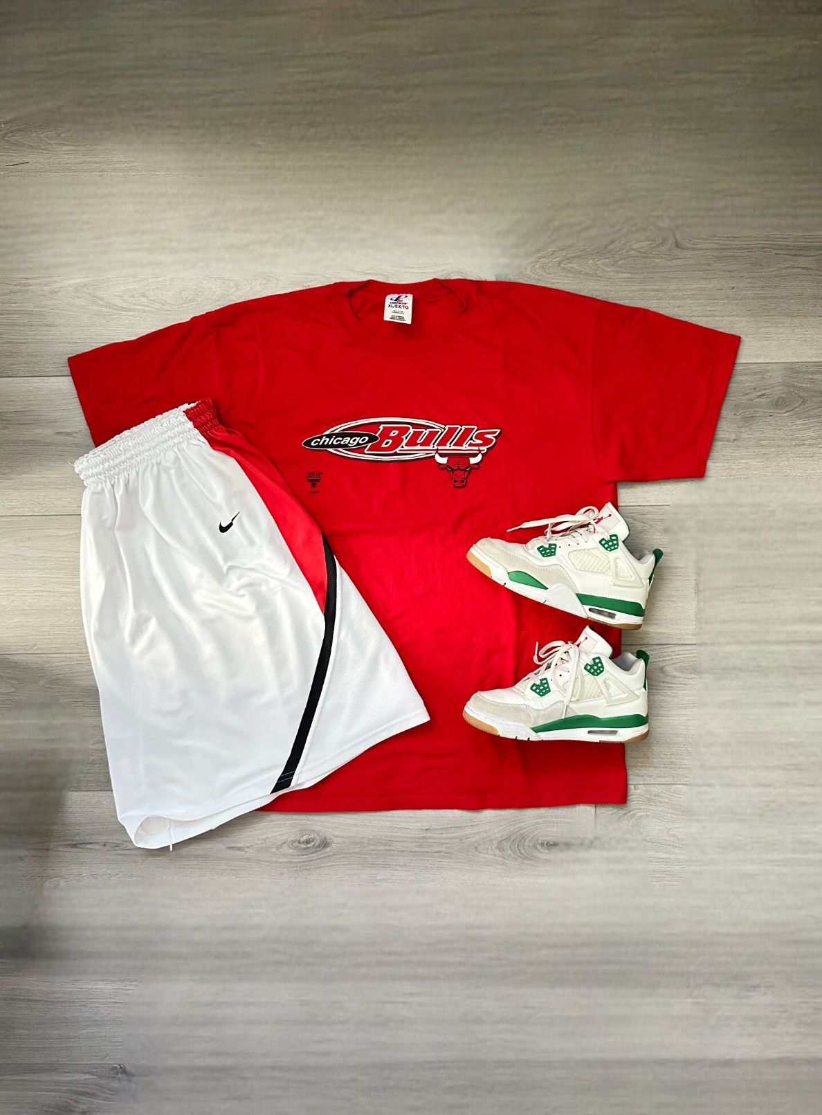Logo Athletic Vintage 90s Chicago Bulls Baggy Michael Jordan Era NBA Tee 🏀 Size US XL / EU 56 / 4 - 4 Thumbnail