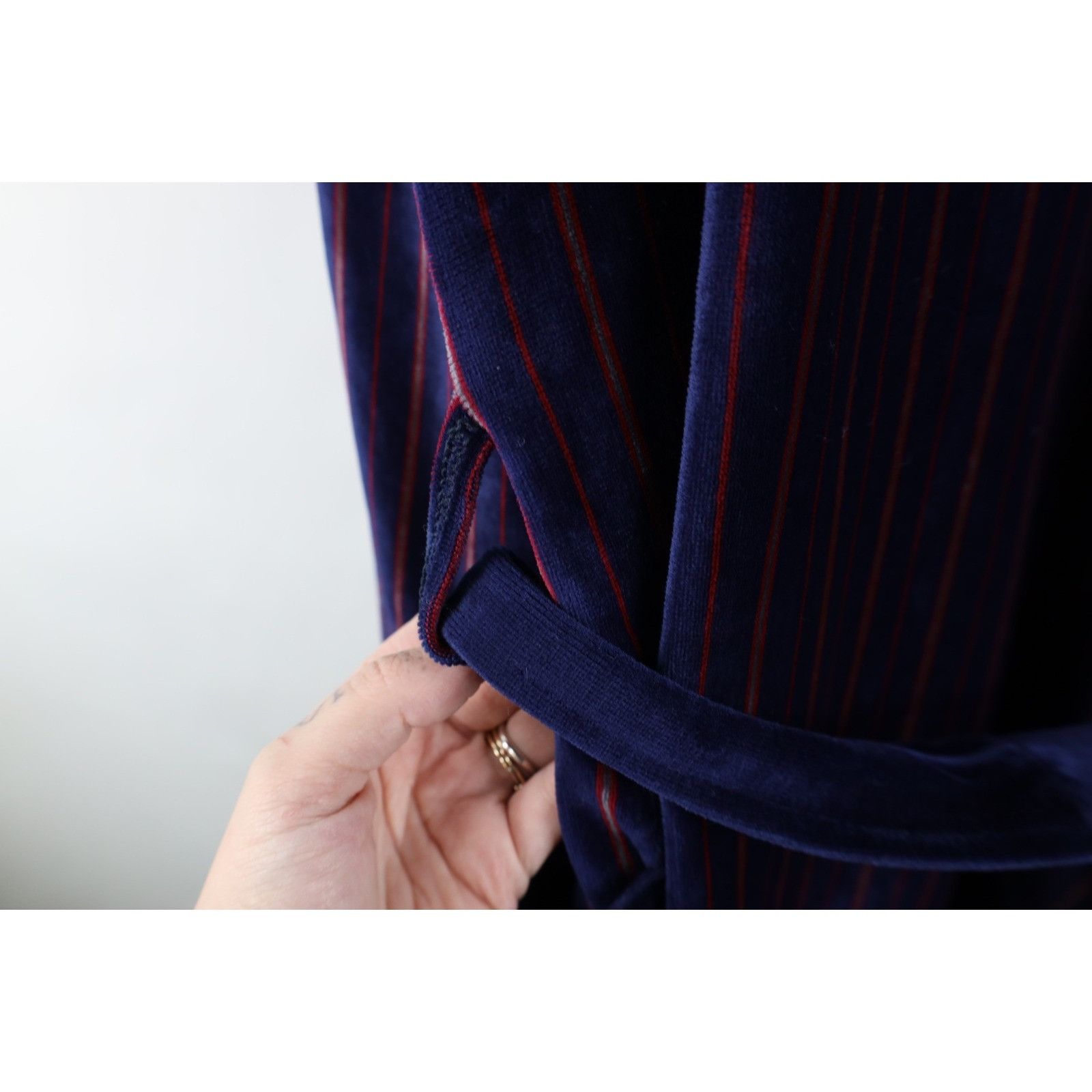 Vintage Vintage 70s Streetwear Striped Velvet Velour Bath Robe Size US XL / EU 56 / 4 - 13 Thumbnail