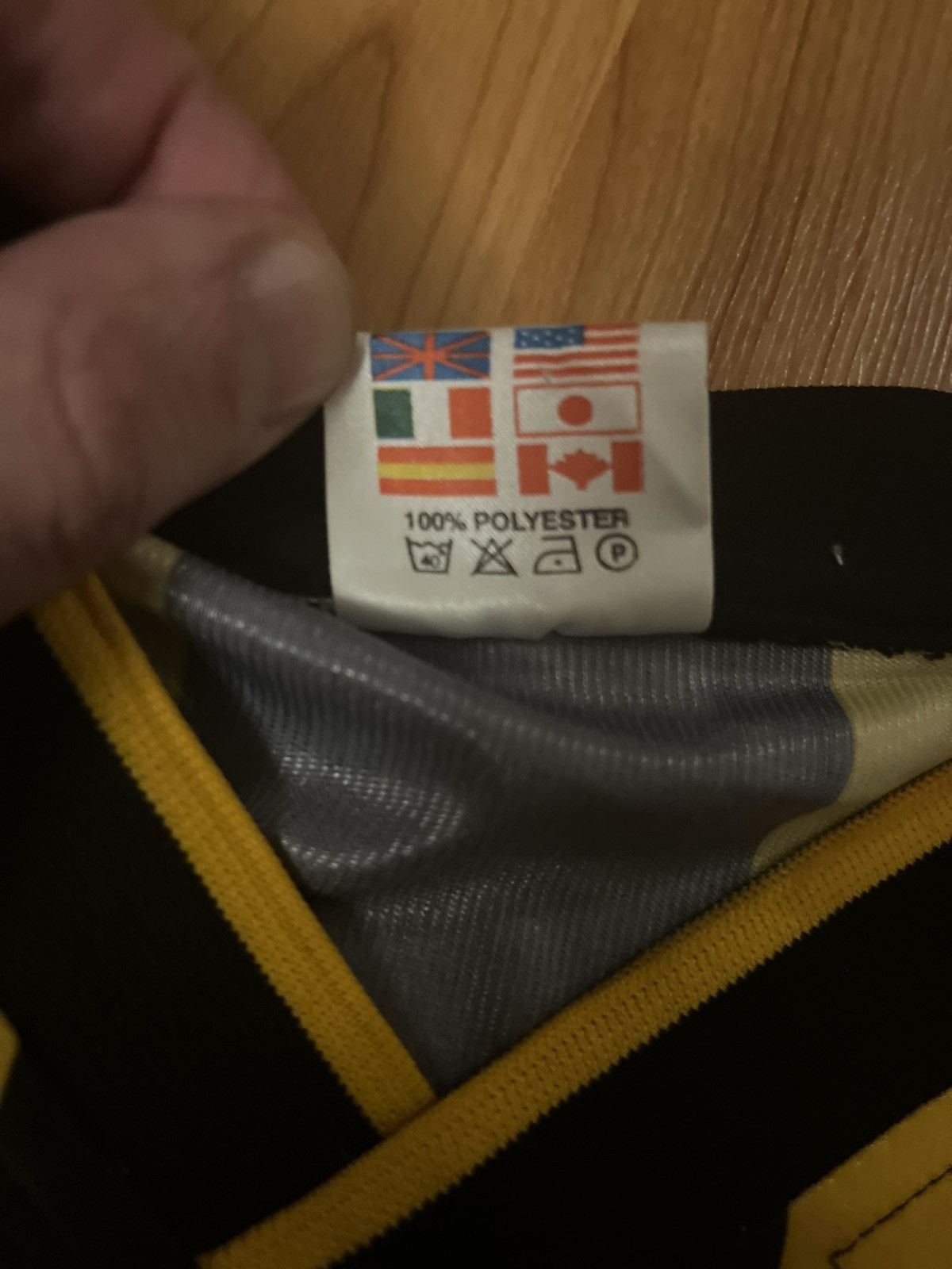 Other Rare early 2000s Penarol Home kit/jersey size L Size US L / EU 52-54 / 3 - 6 Thumbnail