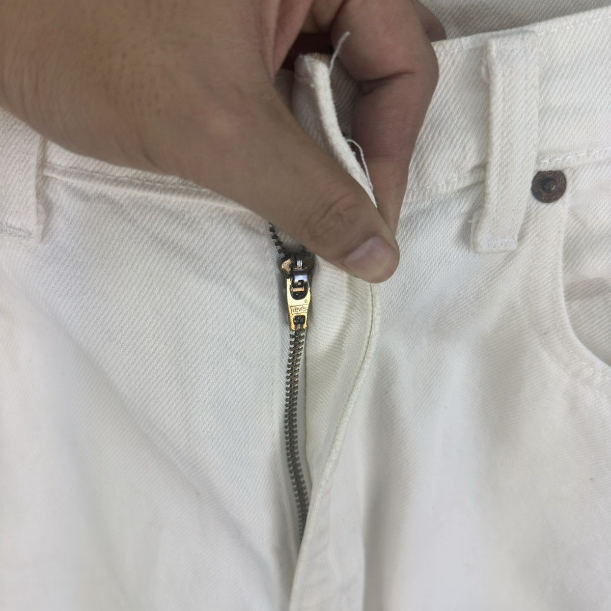 Levi's Vintage 1993 Levis 510-02 Button 525 White Jeans Size US 33 - 9 Thumbnail