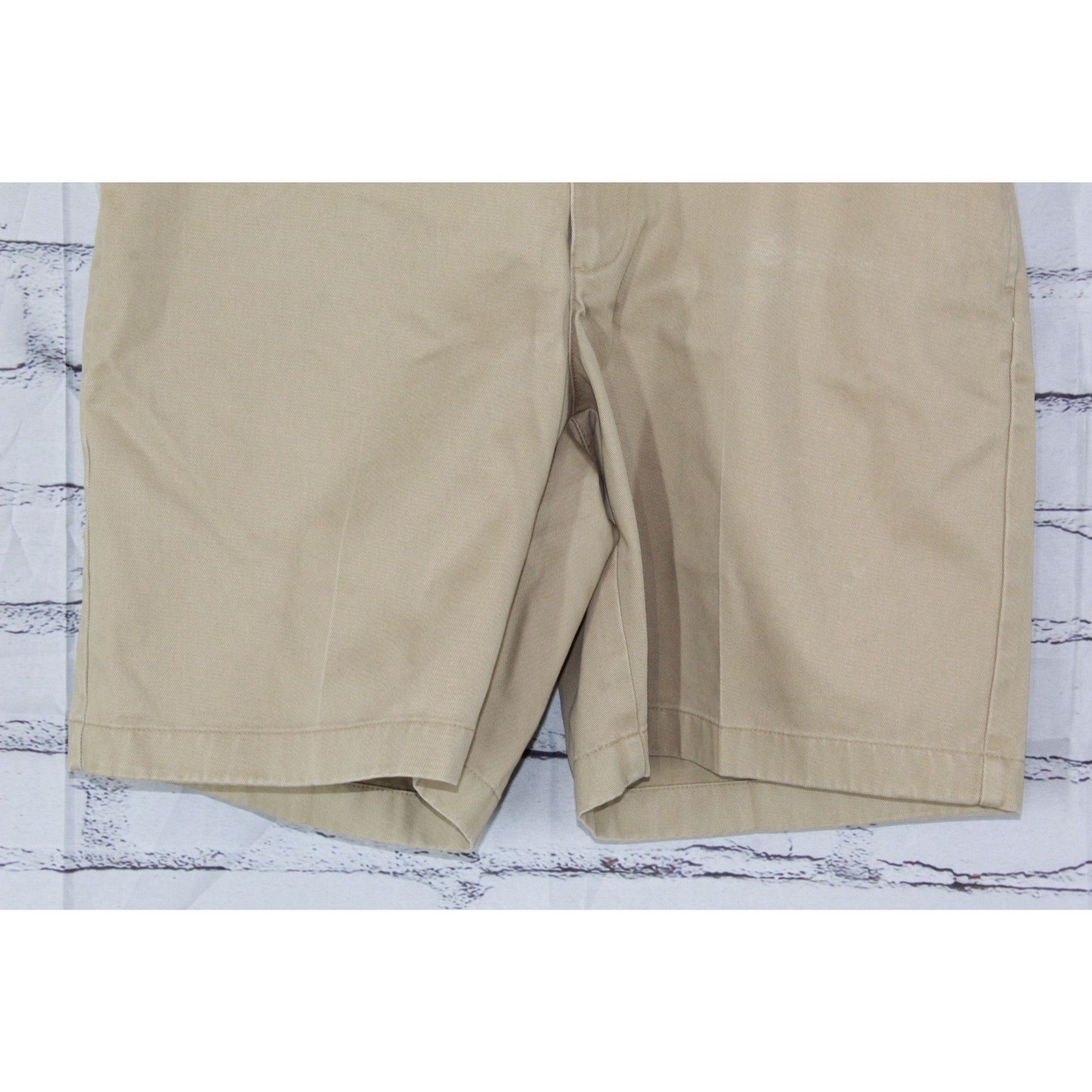 L.L. Bean LL Bean Men Wrinkle Free Chino Shorts Classic Fit 8" Casual Size US 31 - 10 Thumbnail