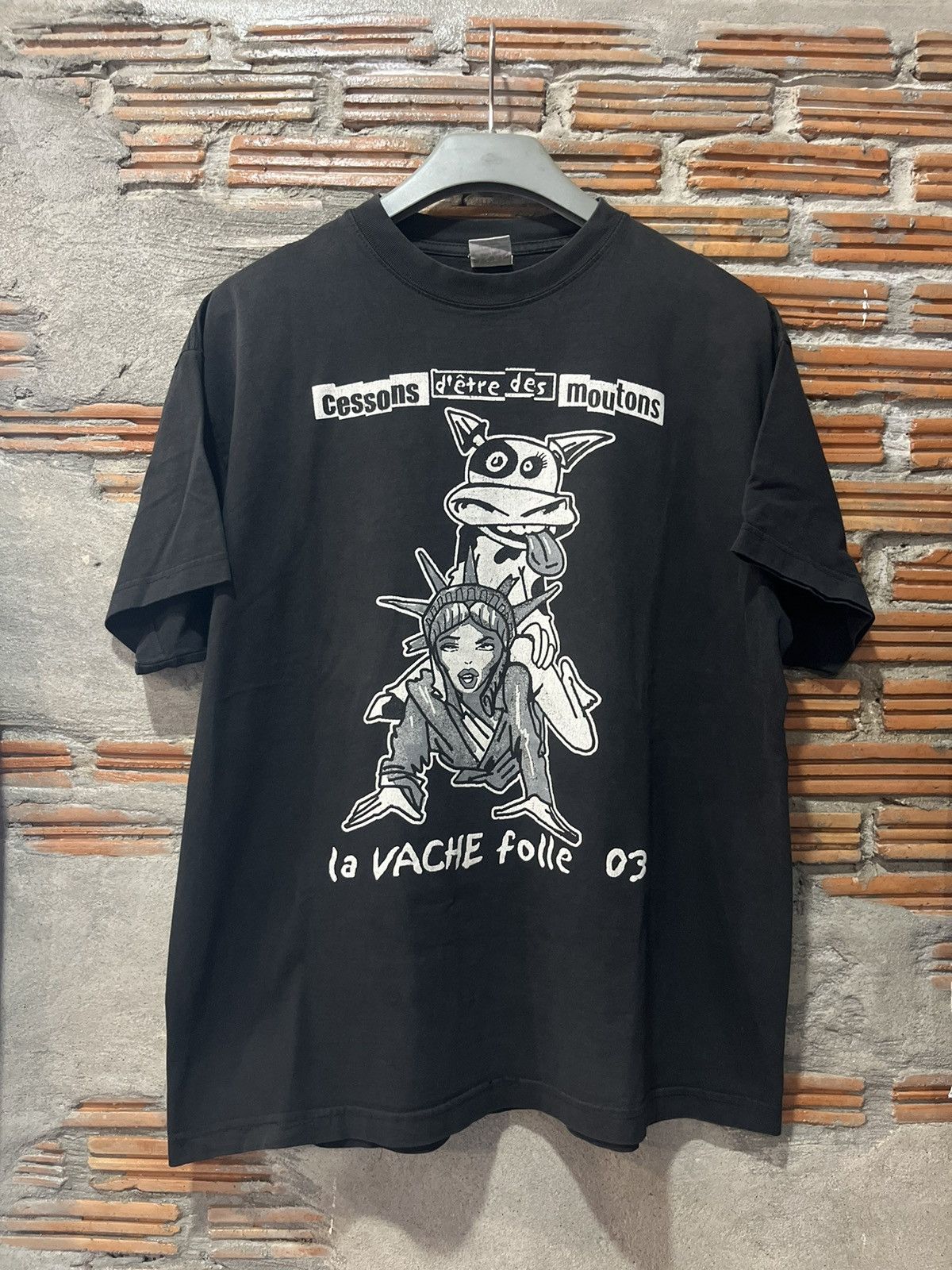 Arts & Science Vtg La VACHE folle 03 Cessons d’être des moutons 03’s Tshirt Size US L / EU 52-54 / 3 - 2 Thumbnail