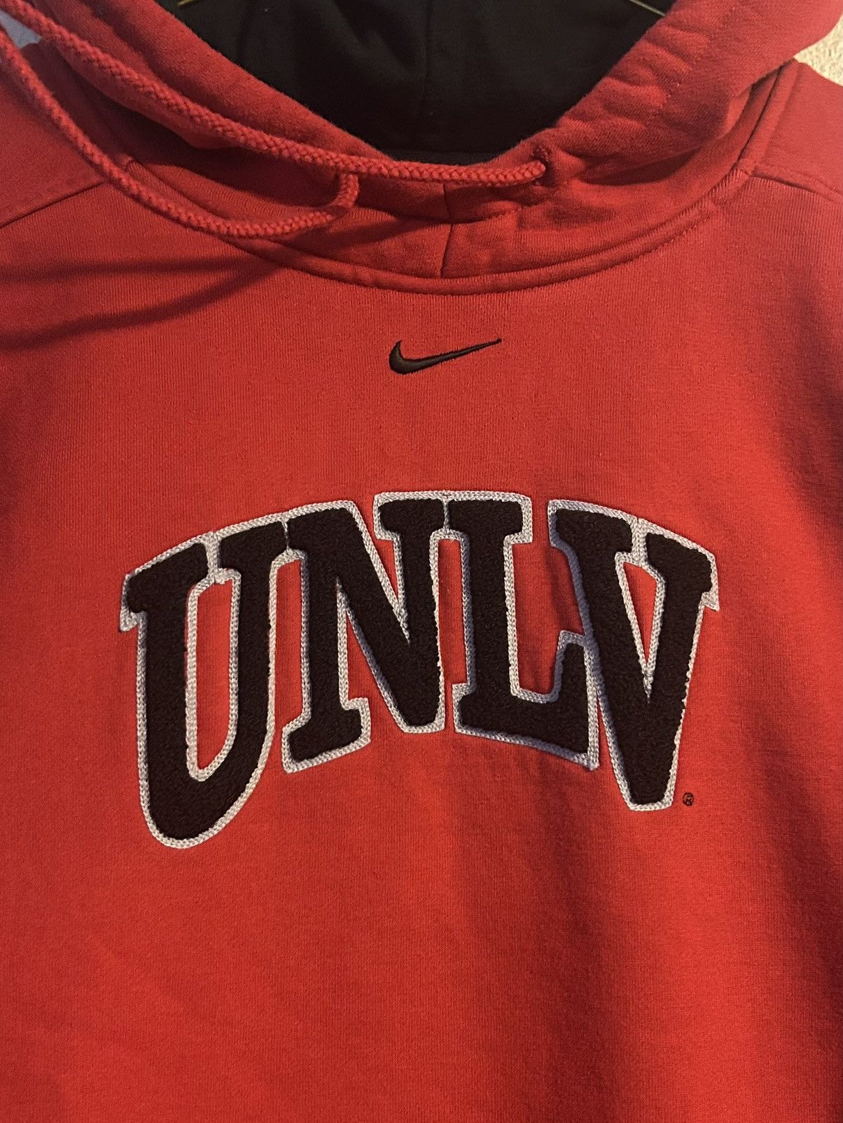 Nike Vintage 90s y2k UNLV Rebels center swoosh hoodie XL Size US XL / EU 56 / 4 - 2 Thumbnail
