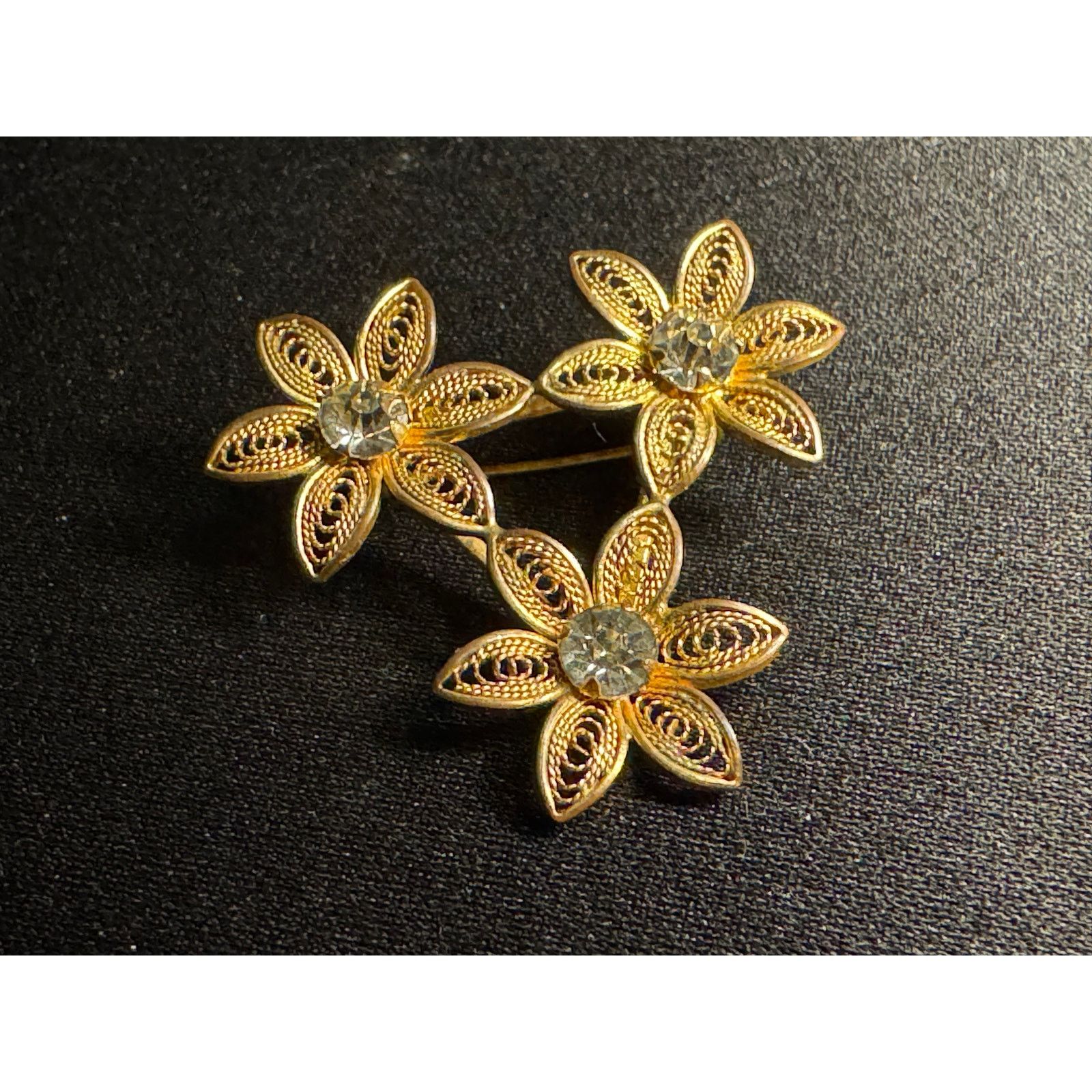 Other Vintage Gold Tone Filigree Flower Rhinestones Center Brooch Size ONE SIZE - 1 Thumbnail