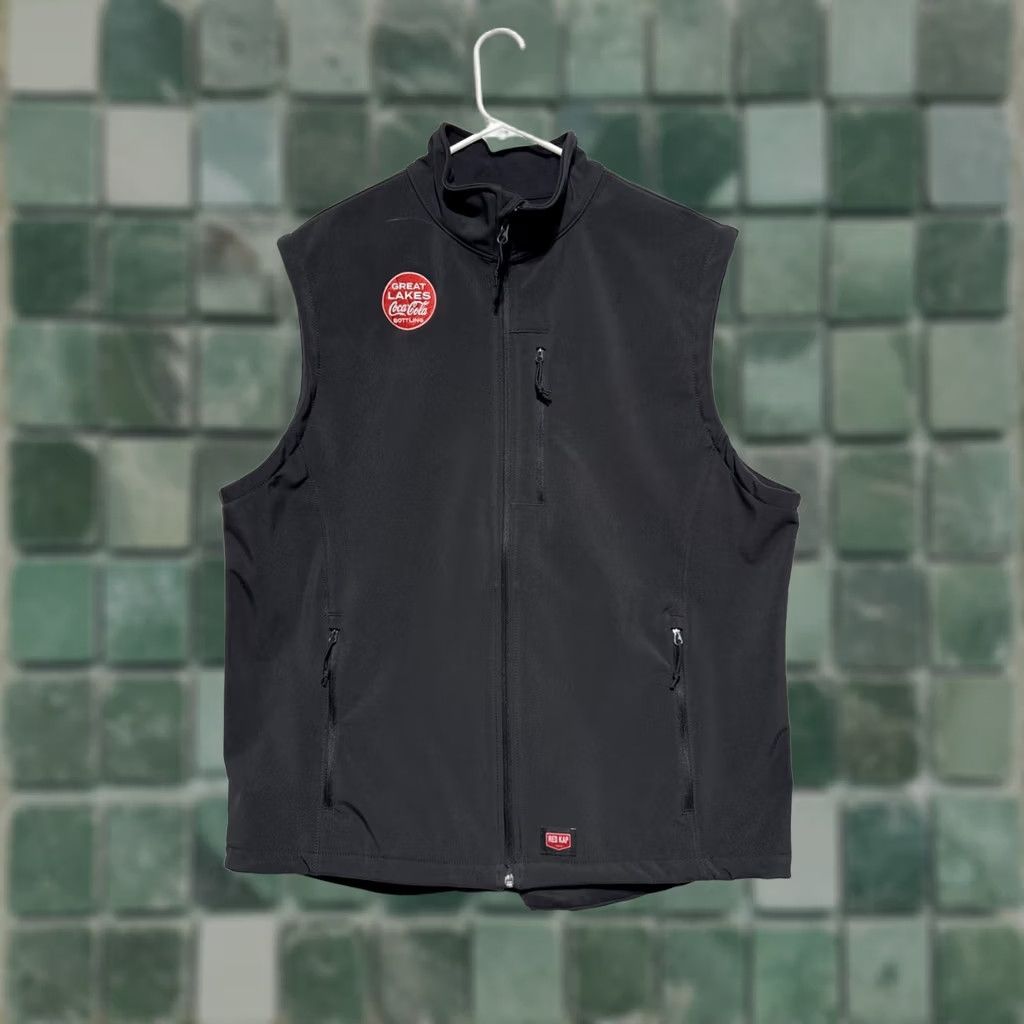 Red Kap VINTAGE? (no) Red Kap Great Lakes Coca-Cola Bottling Men's Softshell Vest Black XL - Red Kap Vest, Men's, Softshell, Black, XL Size US XL / EU 56 / 4 - 1 Thumbnail