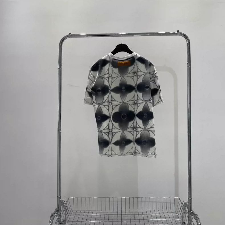 Louis Vuitton Louis Vuitton Tie-dyed three-flower short sleeves Size US XL / EU 56 / 4 - 2 Thumbnail