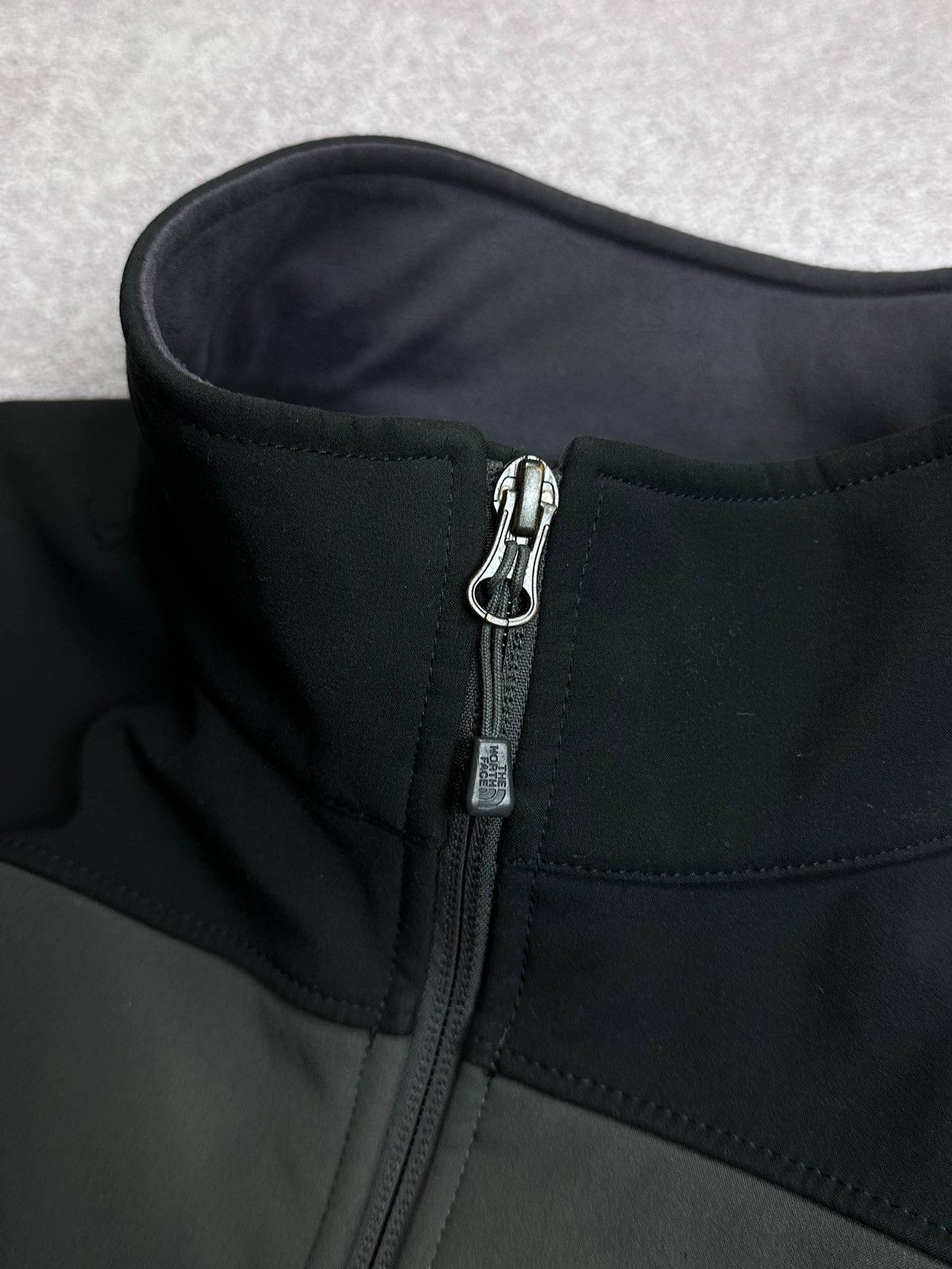 The North Face Vintage The North Face Softshell Windstopper Jacket Mens L Size US L / EU 52-54 / 3 - 5 Thumbnail