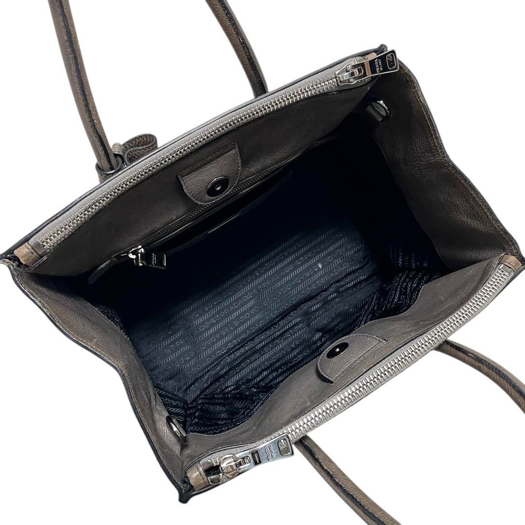 Prada Prada - Shoulder Bag Handbag Gray Triangle Logo Nappa Size ONE SIZE - 7 Thumbnail
