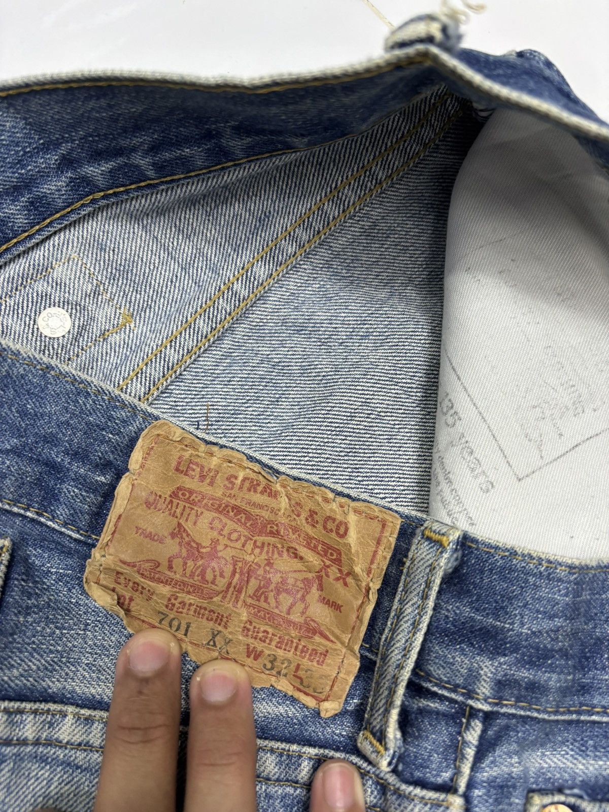 Levi's Vintage Levi’s Big E Lot 701 XX Buckle Belt Selvedge Jeans Size US 32 / EU 48 - 16 Thumbnail