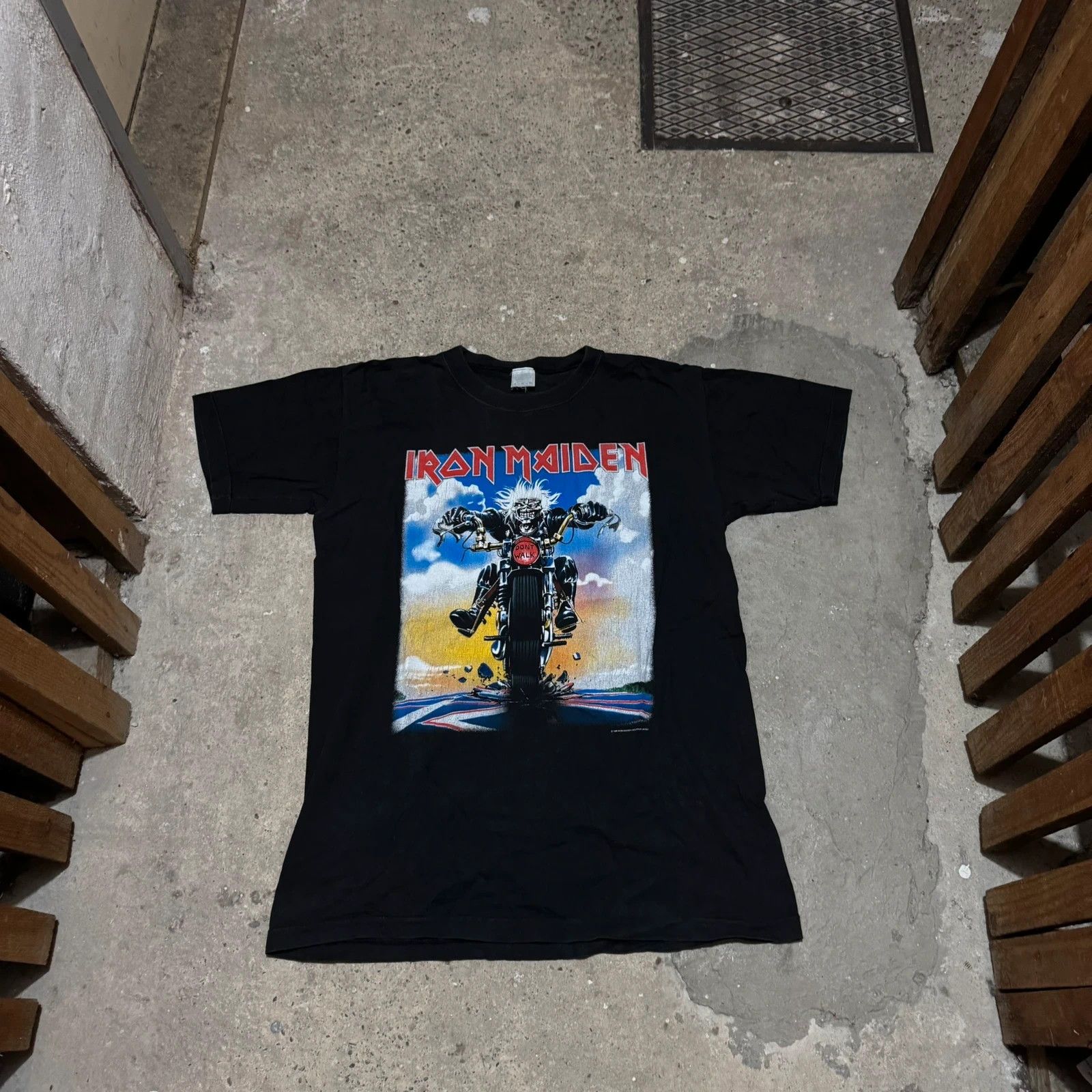 Band Tees Vintage Iron Maiden dont walk 1989 t-shirt Size US L / EU 52-54 / 3 - 1 Thumbnail