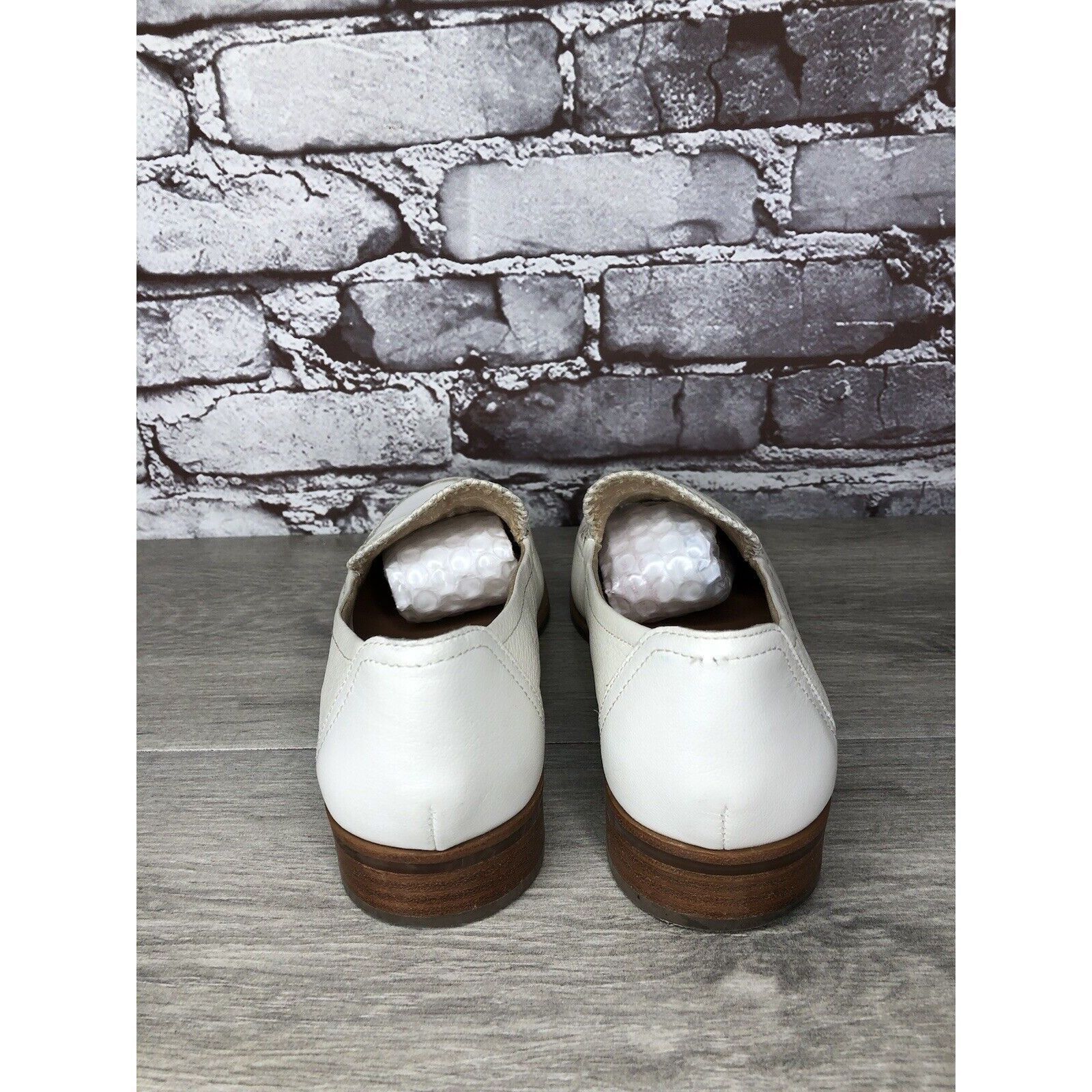 Other Ellen Degeneres ED Laddie White Leather Heart Loafers Shoes Size US 8 / IT 38 - 13 Thumbnail