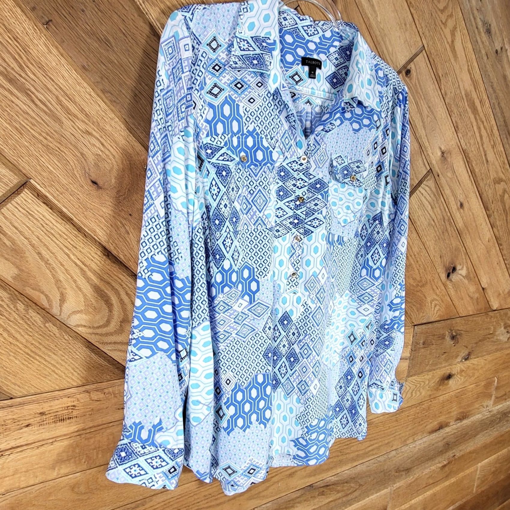 Talbots Talbots Shirt Womens Medium Blue White Geometric Tile Print Roll Down Button Tab Size M / US 6-8 / IT 42-44 - 8 Thumbnail