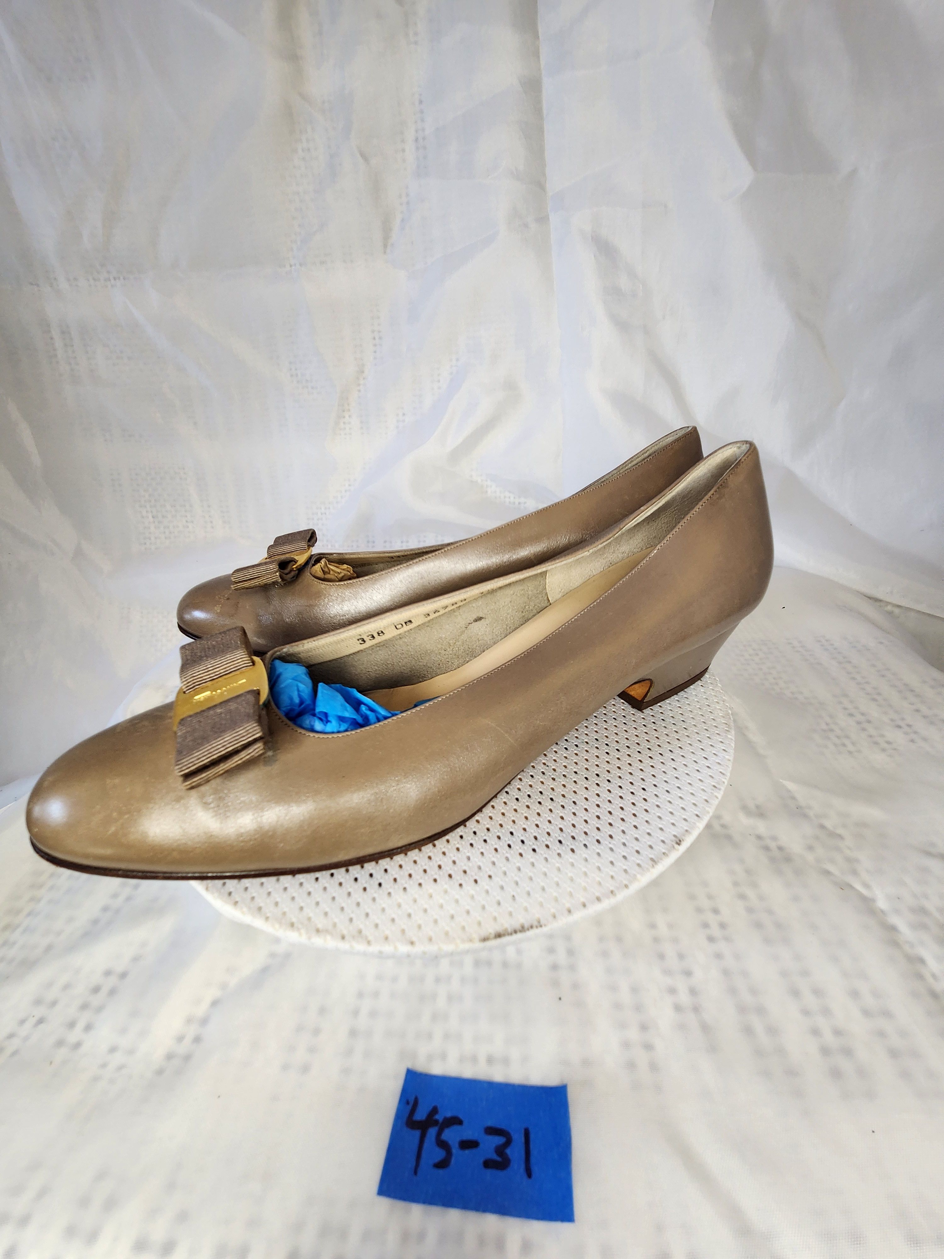 Salvatore Ferragamo VARA Size US 10 / IT 40 - 4 Thumbnail