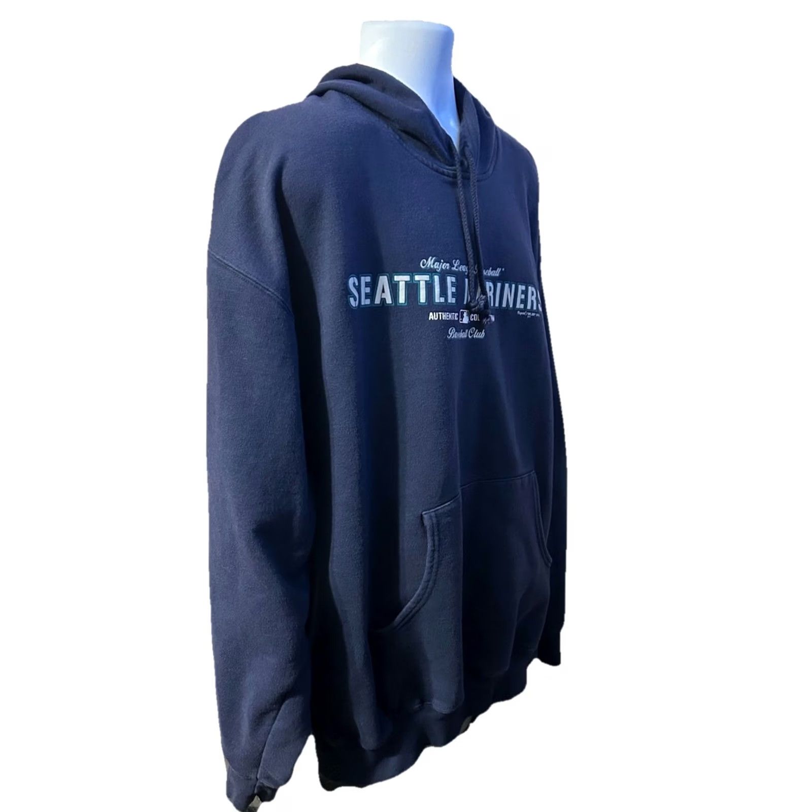 KangaROOS VTG Seattle Mariners Hoodie Men 2XL Navy Blue Hooded Kangaroo Pocket Logo MLB Seattle Mariners 2002 Majestic Navy Blue Pullover Mens Size US XXL / EU 58 / 5 - 3 Thumbnail