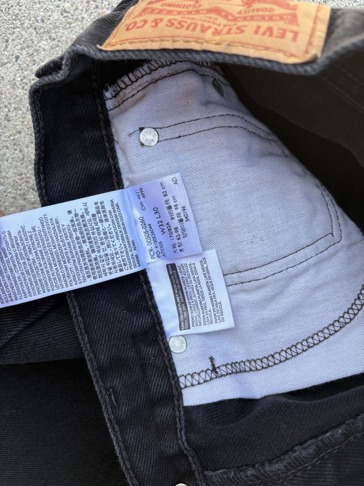 Levi's Vintage 2010s Black Levi’s 505 Relax Fit Jeans Size 32x30 Size US 32 / EU 48 - 4 Thumbnail