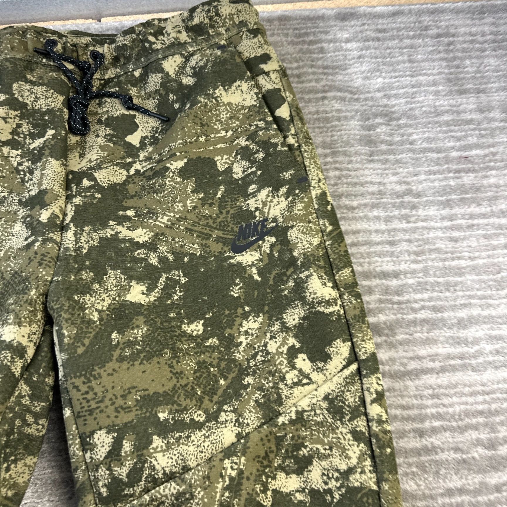 Nike Nike Tech Fleece Pants Mens Medium Green Camouflage Jogger Sweatpants Size US 30 / EU 46 - 4 Thumbnail