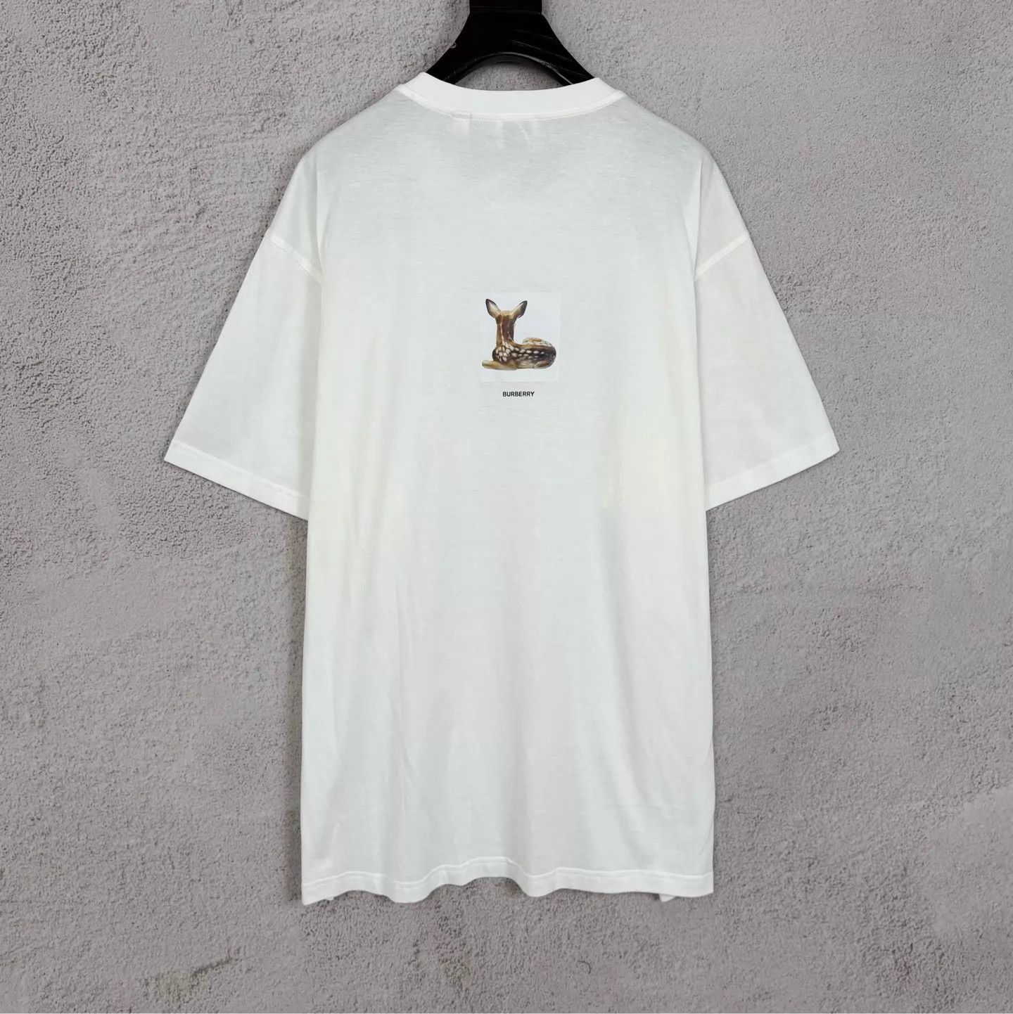 Burberry Burberry Deer Photo Logo T-shirt XXL Size US XXL / EU 58 / 5 - 2 Thumbnail