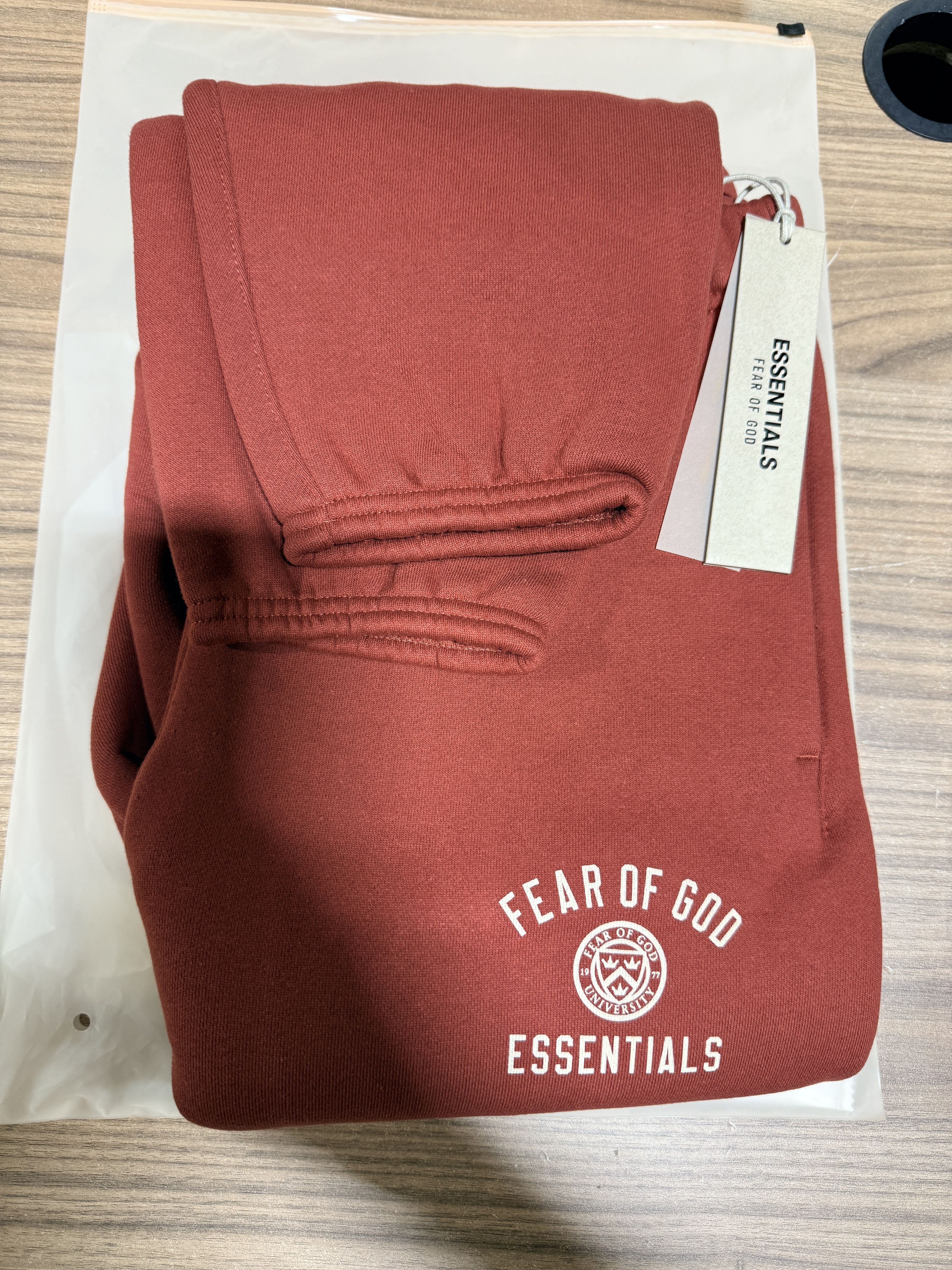 Fear of God Fear of God Essentials Kids Fleece Sweatpant Crimson age 8 Size US 26 / EU 42 - 5 Thumbnail