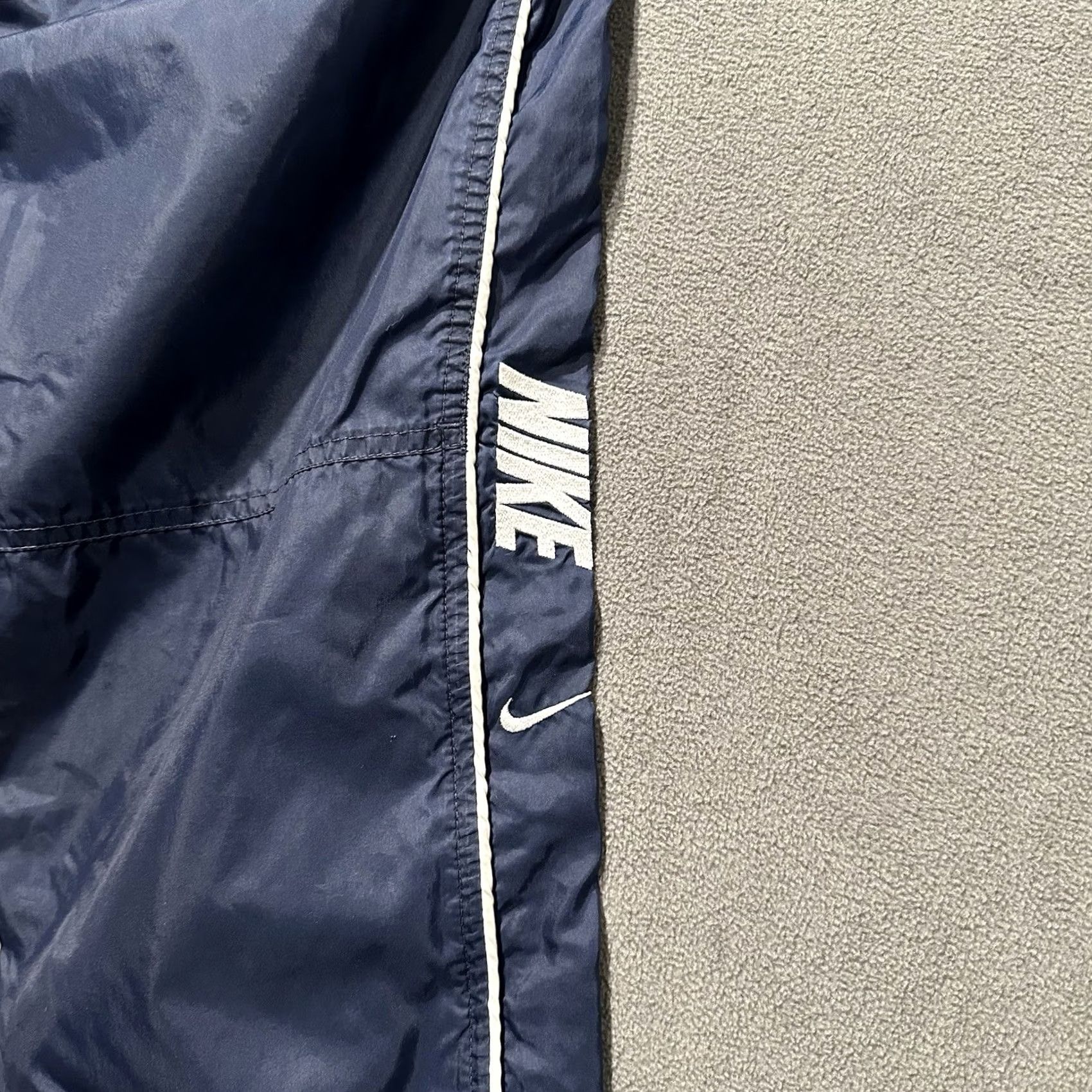 Nike VINTAGE Nike Pants Mens XL Navy Track Windbreaker Nylon Ankle Zip Warm Up 90s Size US 36 / EU 52 - 6 Thumbnail