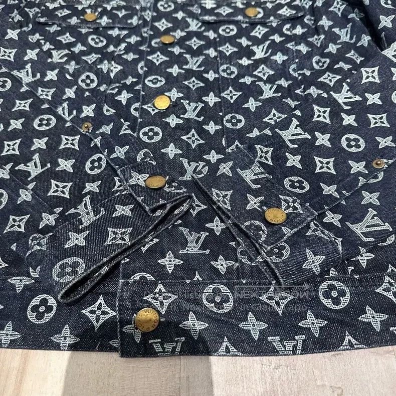 Louis Vuitton Louis Vuitton The original dark blue denim jacket full of Size US M / EU 48-50 / 2 - 5 Thumbnail