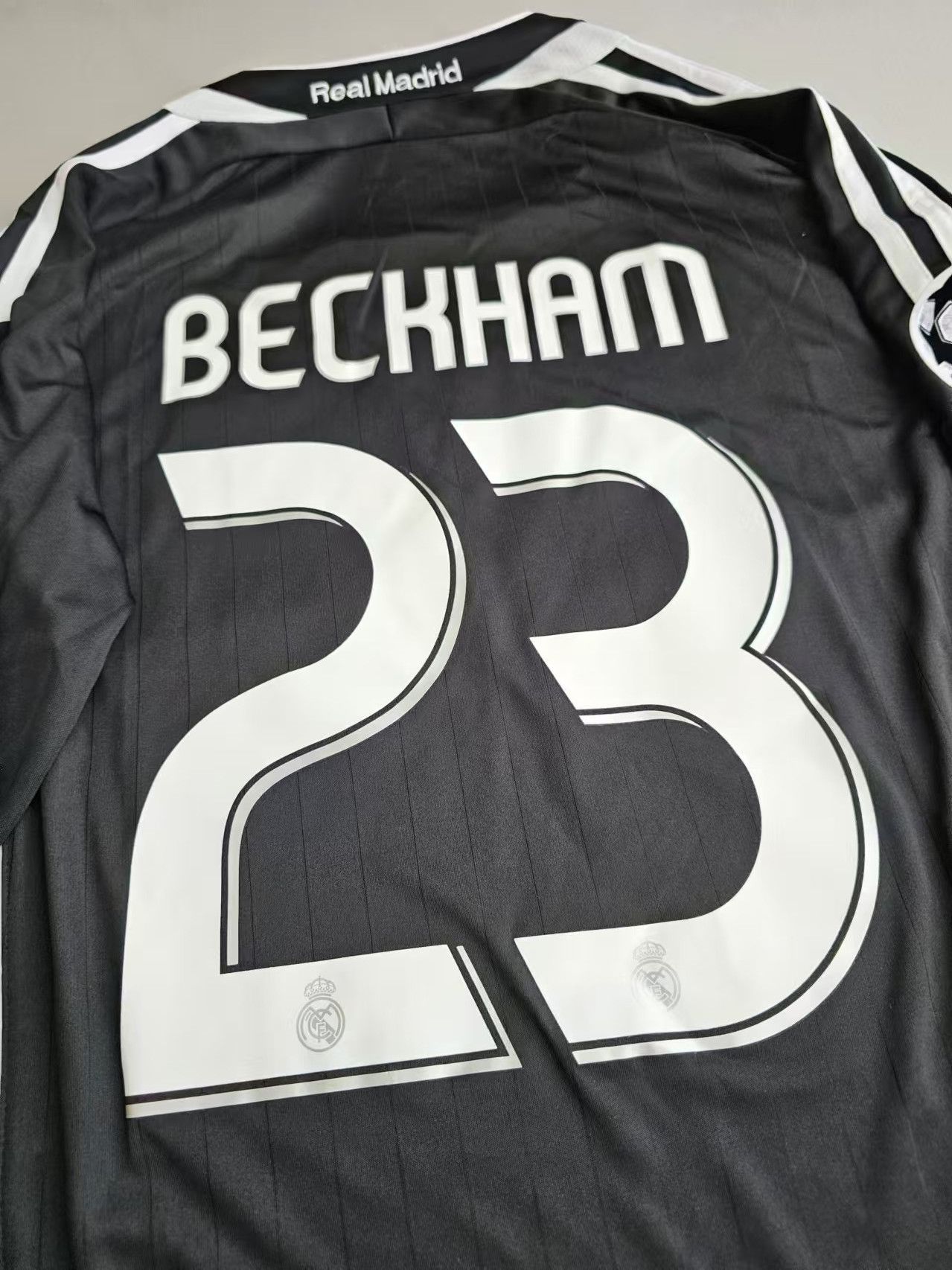 Other 2006 07 Real Madrid #23 David Beckham Jersey Size US L / EU 52-54 / 3 - 4 Thumbnail
