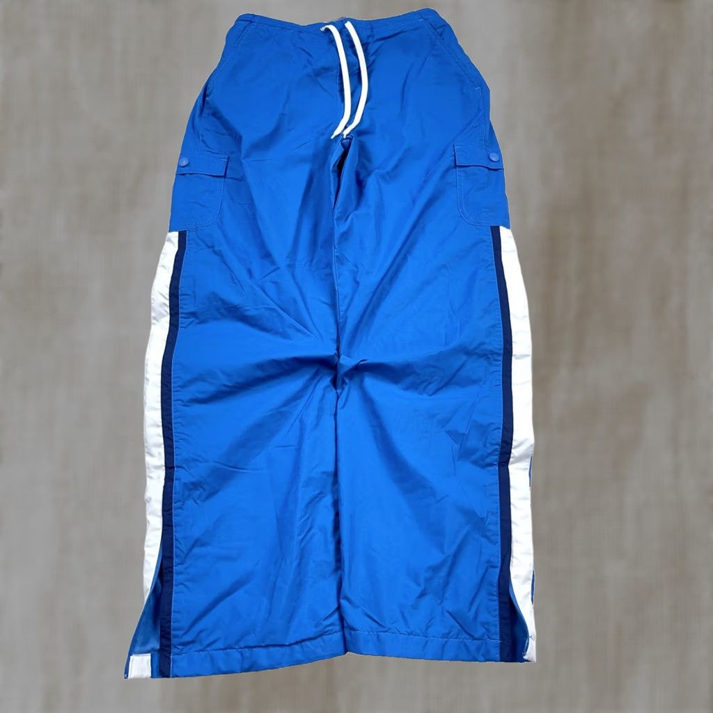 Nike VINTAGE Nike Pants XL Blue Baggy Y2K 90s Track Suit Windbreakers 25x30 Women Size 40" / US 18 - 1 Thumbnail
