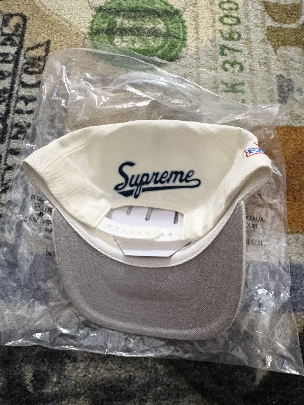 Supreme Supreme World Famous S Logo 6-Panel Hat White Size ONE SIZE - 3 Thumbnail