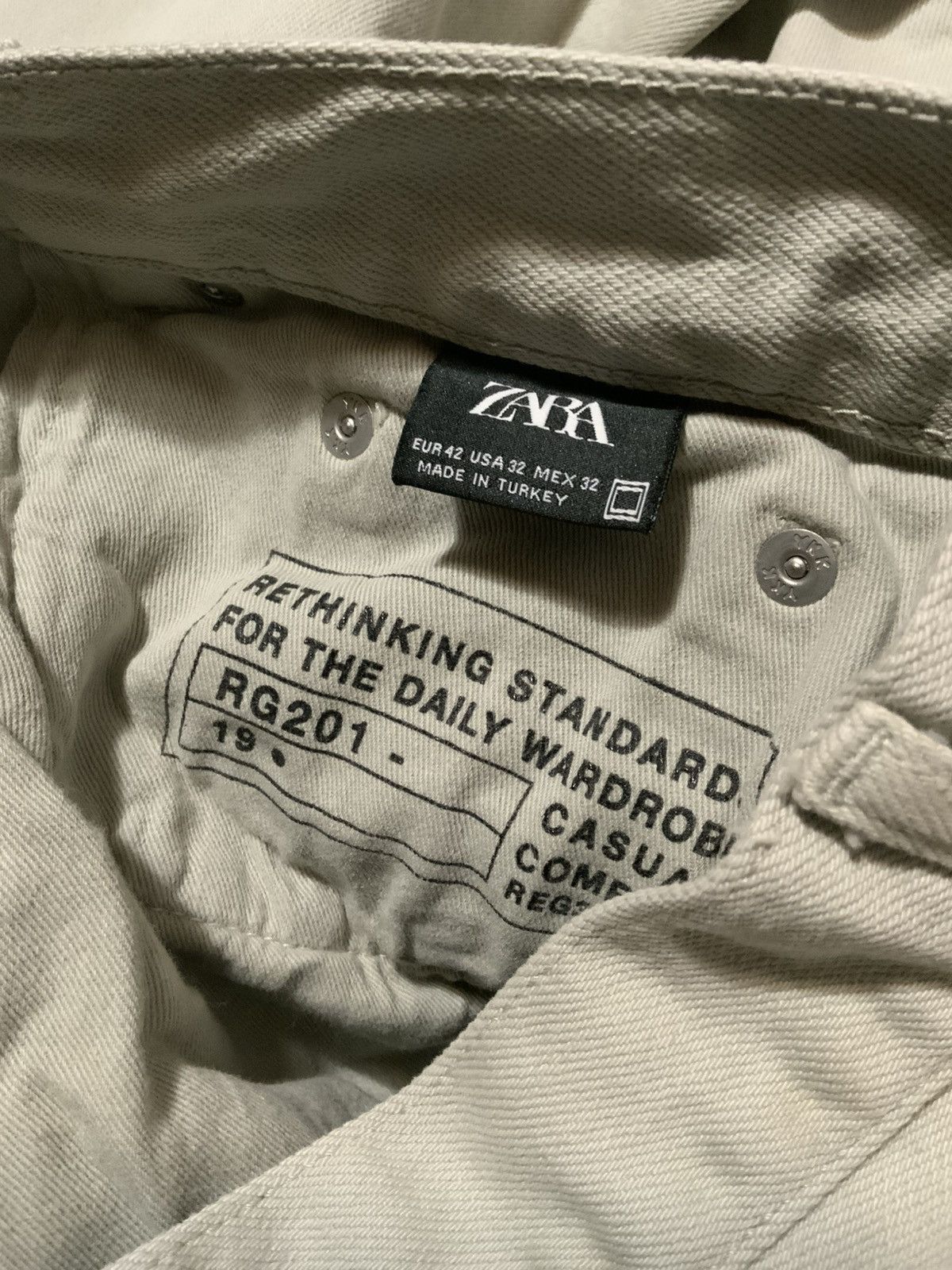 Zara Zara Man Slim Cropped Pant Raw Edge Distressed Denim Jeans Size US 32 / EU 48 - 8 Thumbnail