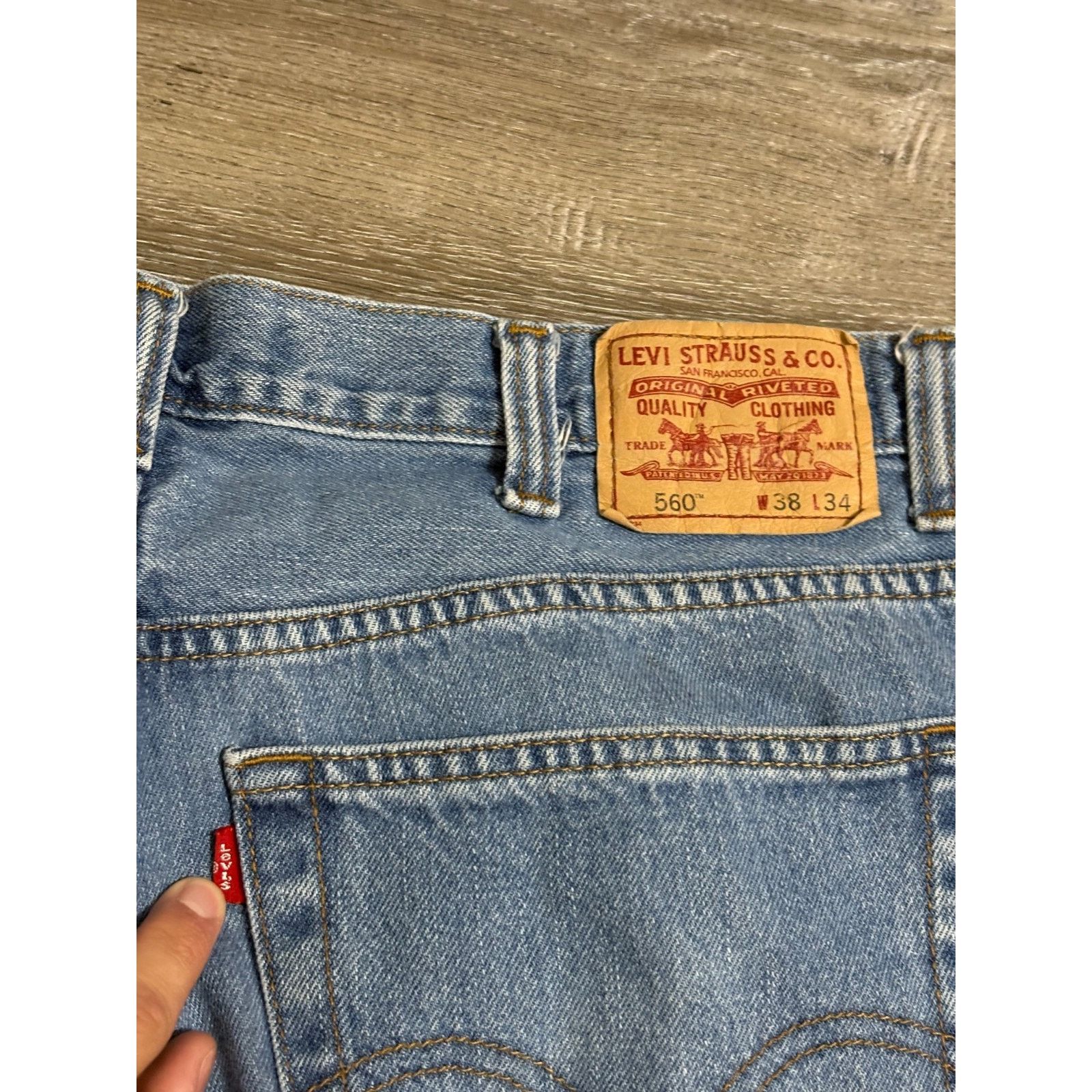 Levi's Vintage Levis 560 Comfort Fit Jeans Retro Y2K - Men’s 38x32 Size US 38 / EU 54 - 4 Thumbnail