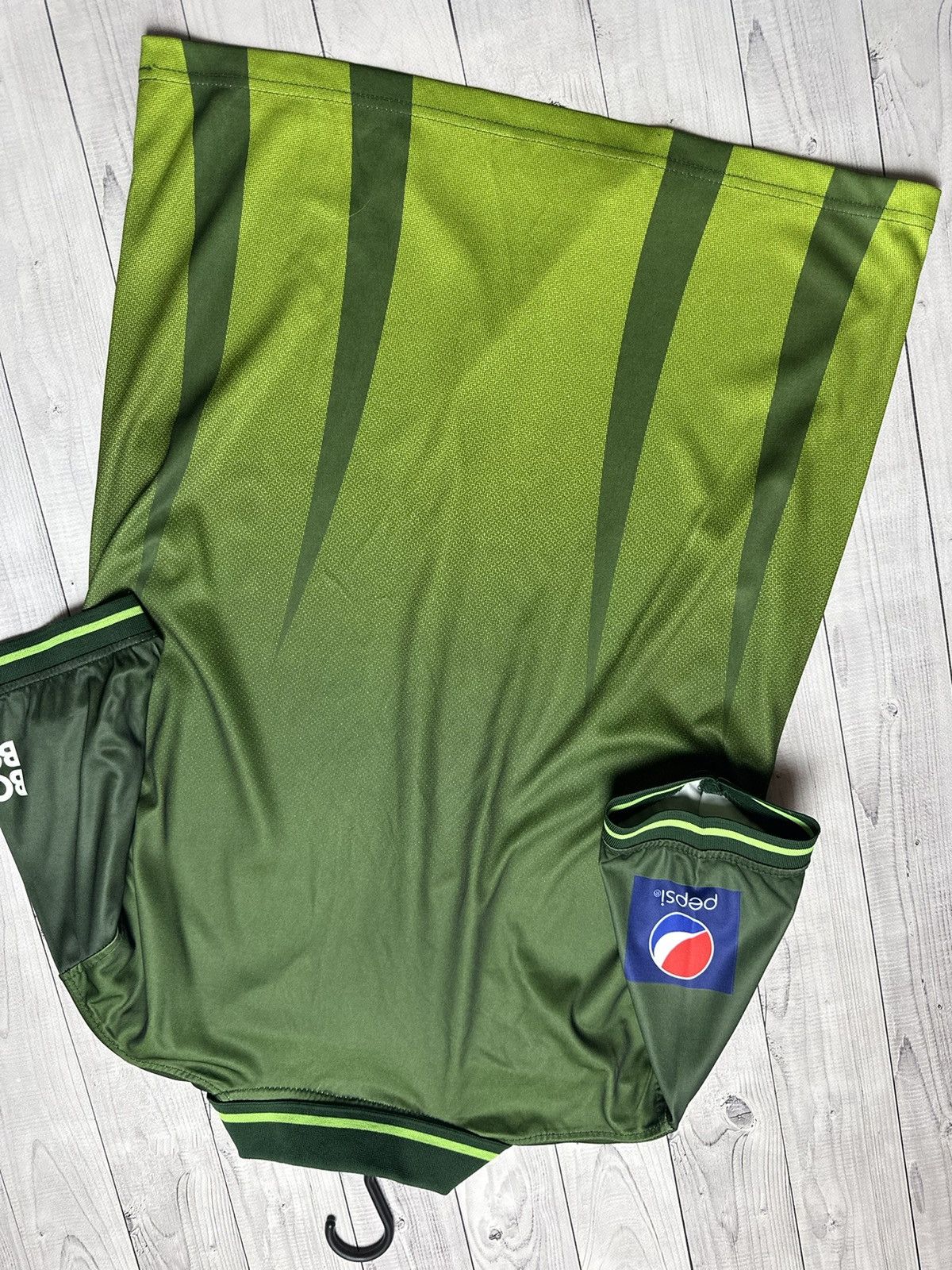 Vintage Vintage Pakistan cricket jersey size L green rare Size US L / EU 52-54 / 3 - 5 Thumbnail