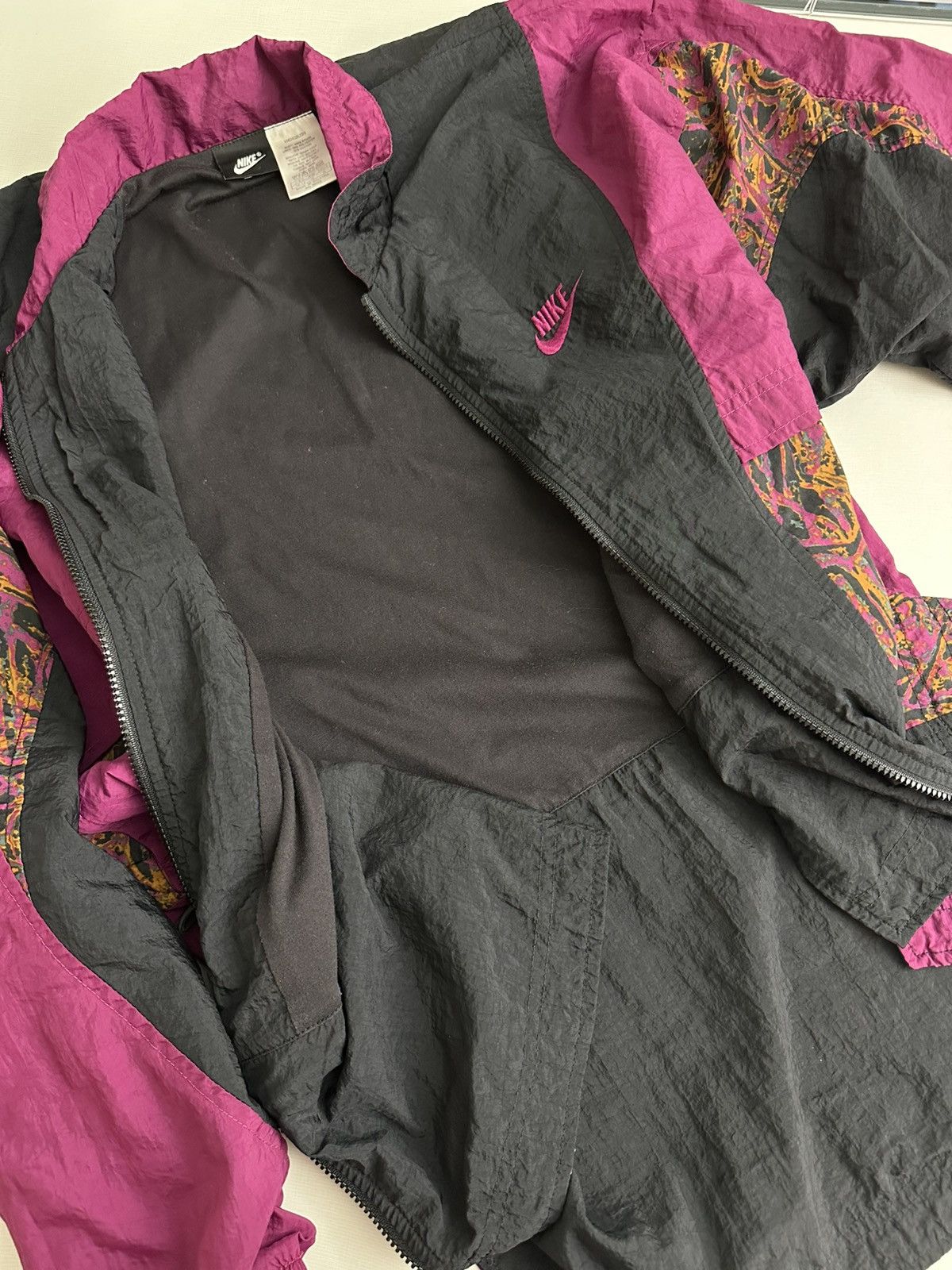 Nike × Vintage Vintage 80s Nike Size Medium Magenta Black Abstract Jacket Size US M / EU 48-50 / 2 - 12 Thumbnail