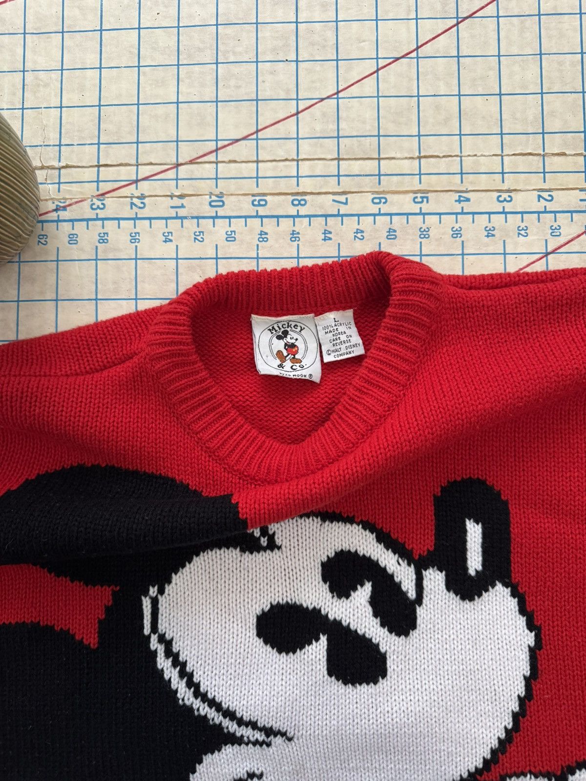 Disney × Mickey & Co. × Vintage Vintage Mickey & Co Mickey Mouse Big Head Knit Sweater Large Size US L / EU 52-54 / 3 - 6 Thumbnail