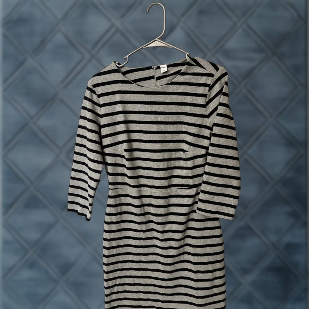 Old Navy Old Navy Dress Womens Medium Ponte Knit Sheath Gray Black Stripe 3/4 Sleeve Size M / US 6-8 / IT 42-44 - 1 Thumbnail