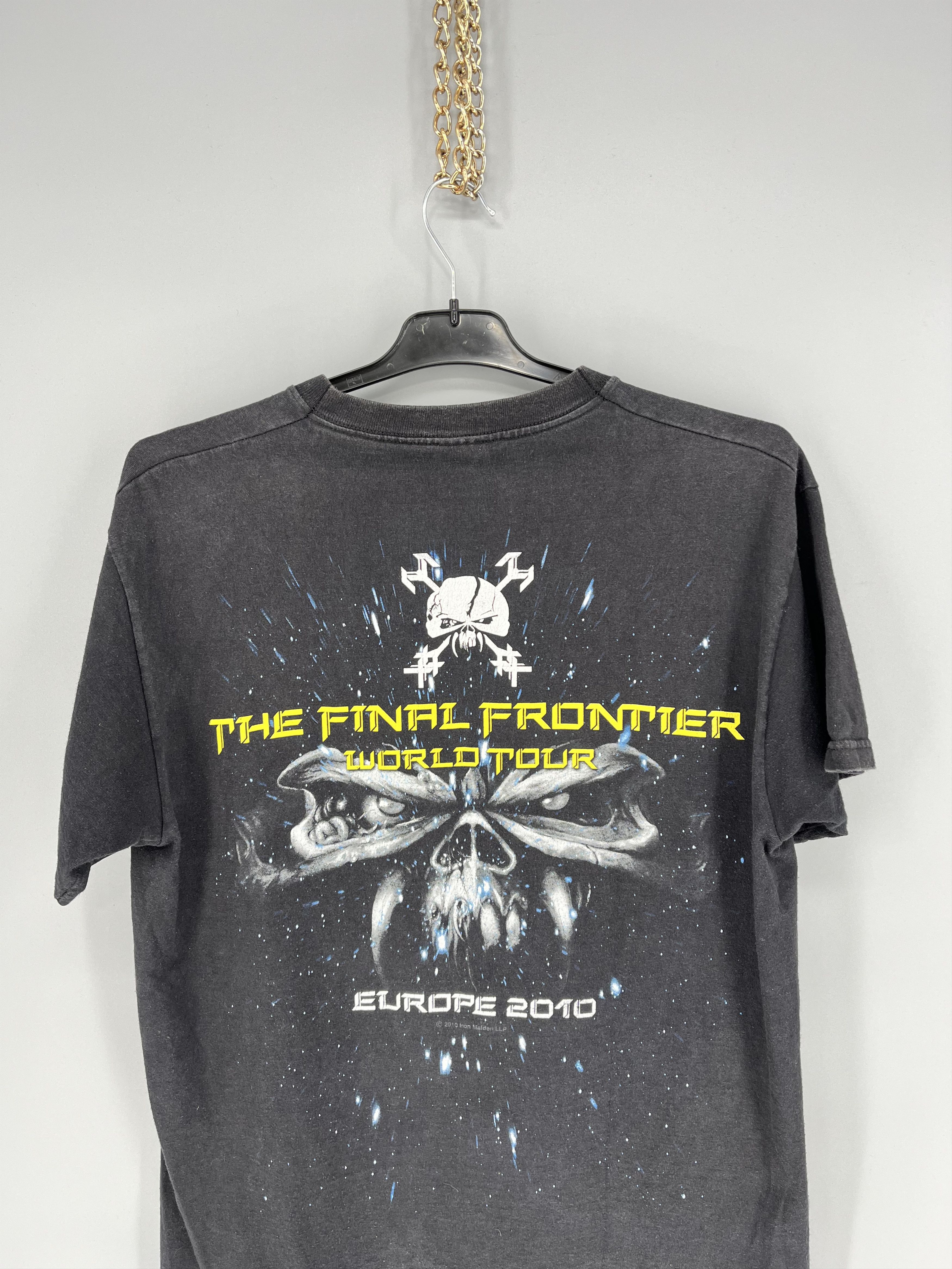 Band Tees IRON MAIDEN 2010 “The Final Frontier” World Tour T-shirt Size US L / EU 52-54 / 3 - 10 Thumbnail