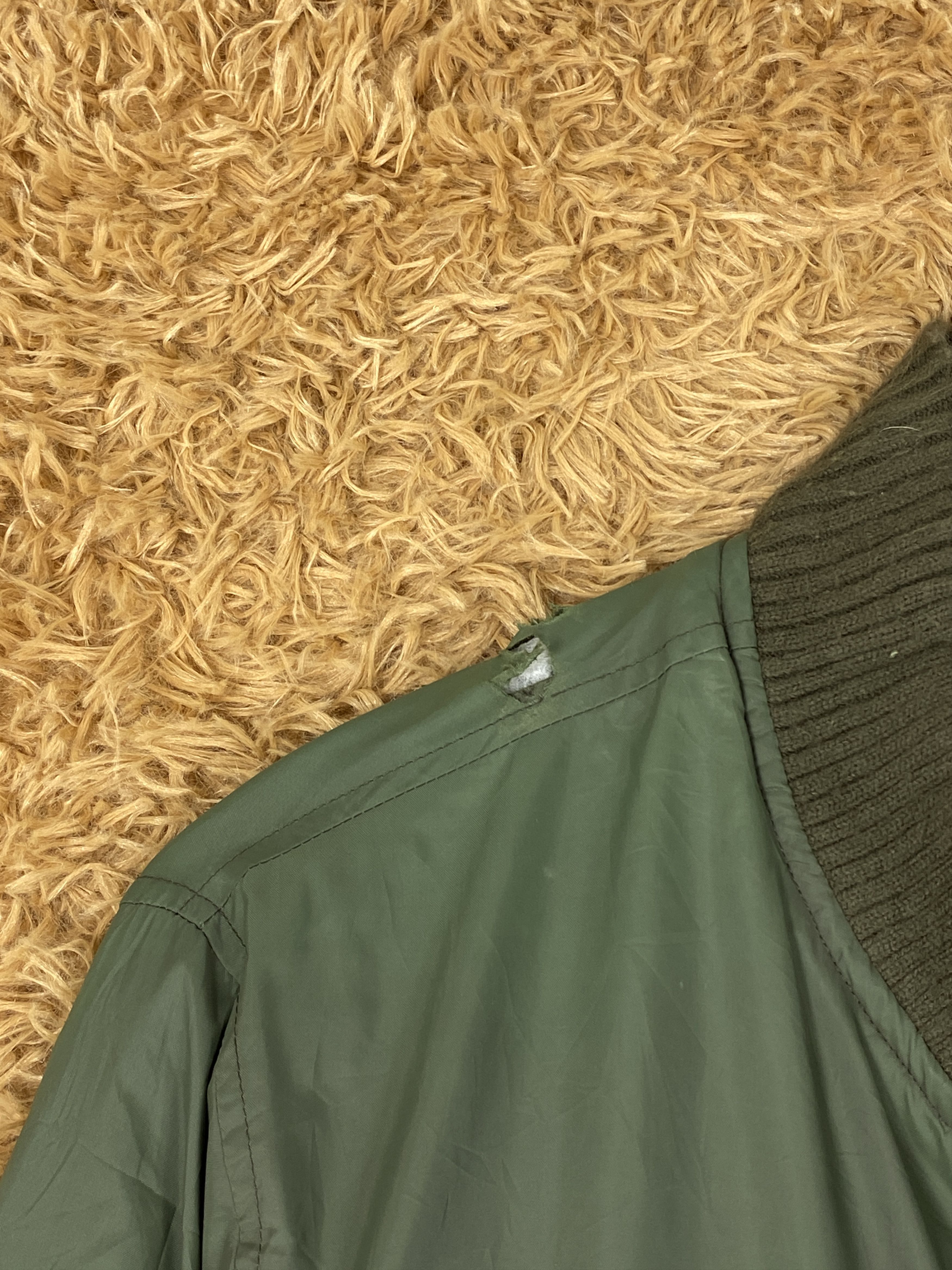 Vintage Vintage First Down Jacket Military Green J2079 Size US S / EU 44-46 / 1 - 3 Thumbnail