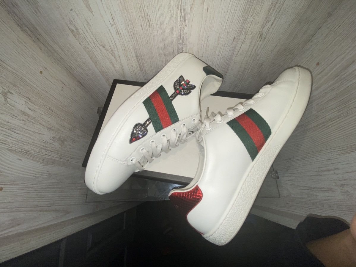 Gucci Gucci Ace Embroidered Arrow Sneakers Womens Gucci Size US 8.5 / IT 38.5 - 1 Thumbnail