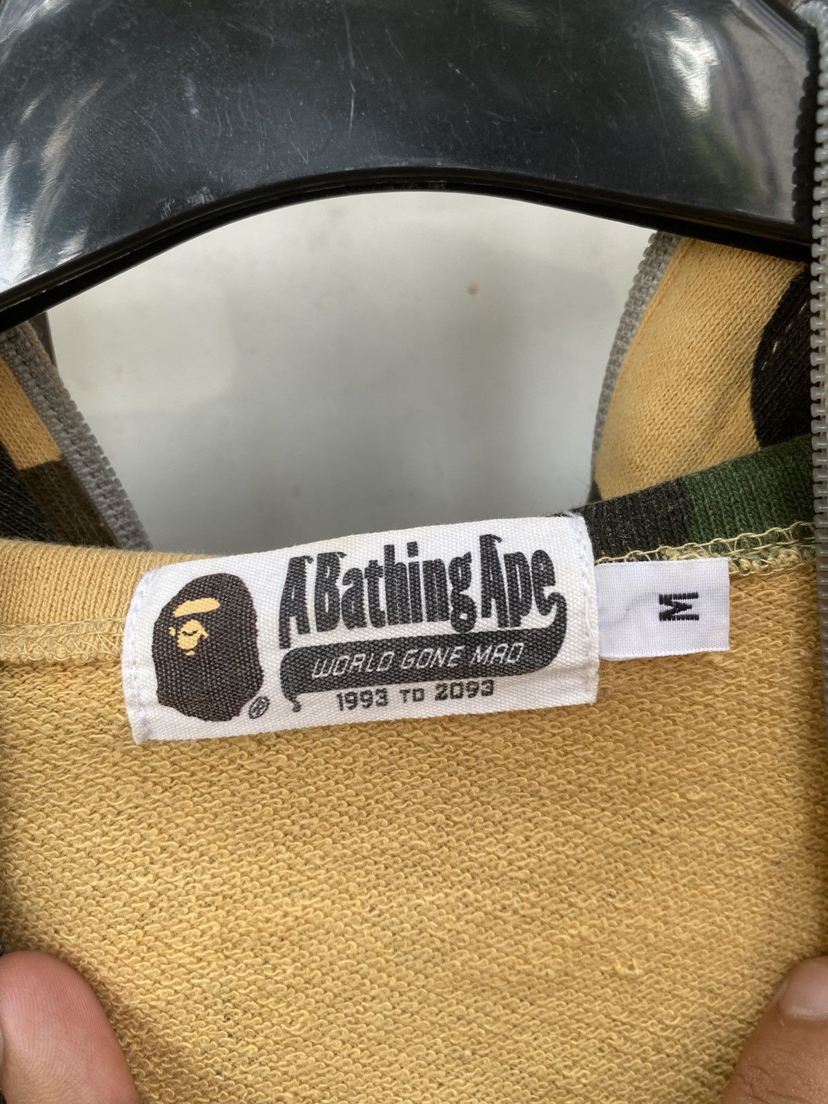 Bape Bape 1st Camo Glow in The Dark Full Zip Hoodie Size M Size US M / EU 48-50 / 2 - 9 Thumbnail