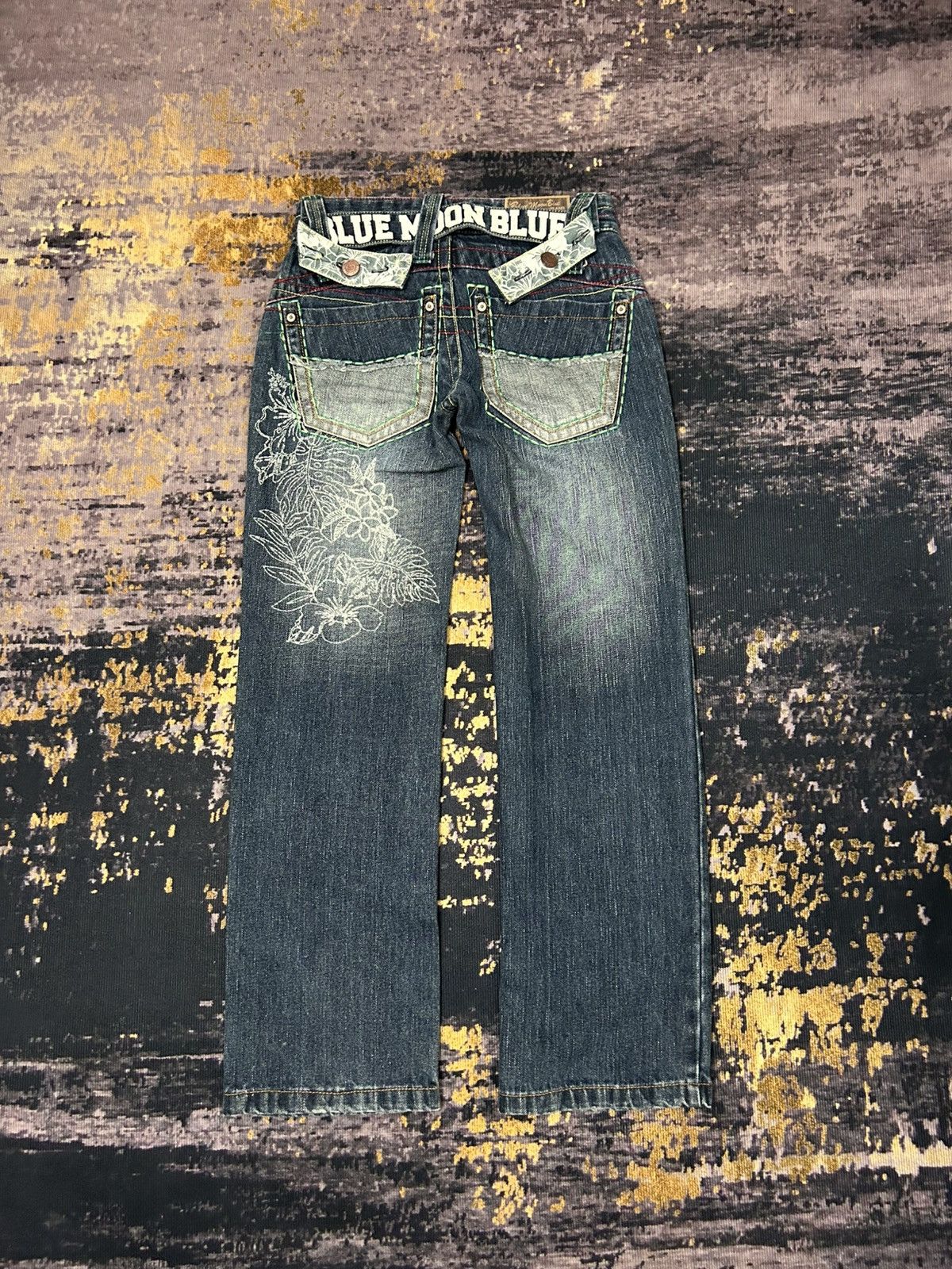 Japanese Brand Blue Moon Blue Buckle Back Flower Jeans Size US 29 - 1 Thumbnail