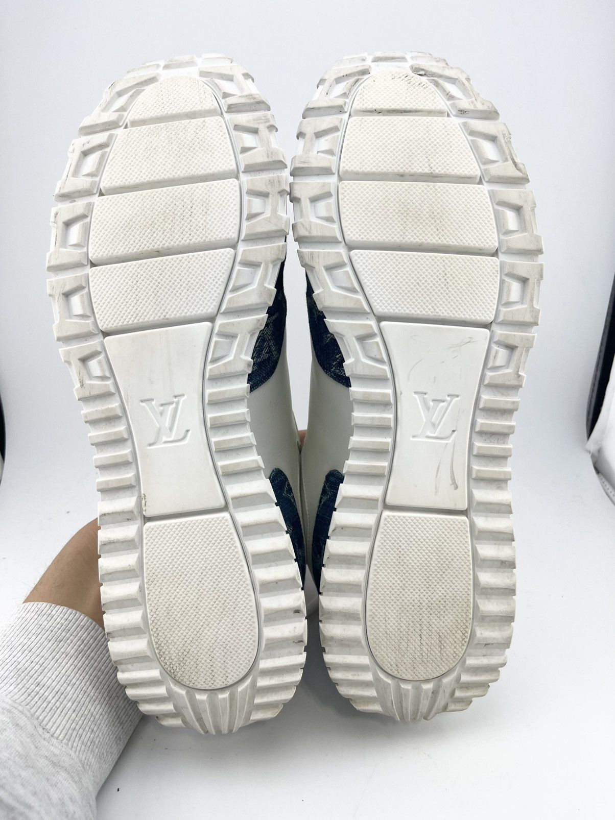 Louis Vuitton LOUIS VUITTON RUNAWAY WHITE DENIM BLUE SNEAKERS SIZE 9.5 Size US 9.5 / EU 42-43 - 20 Thumbnail